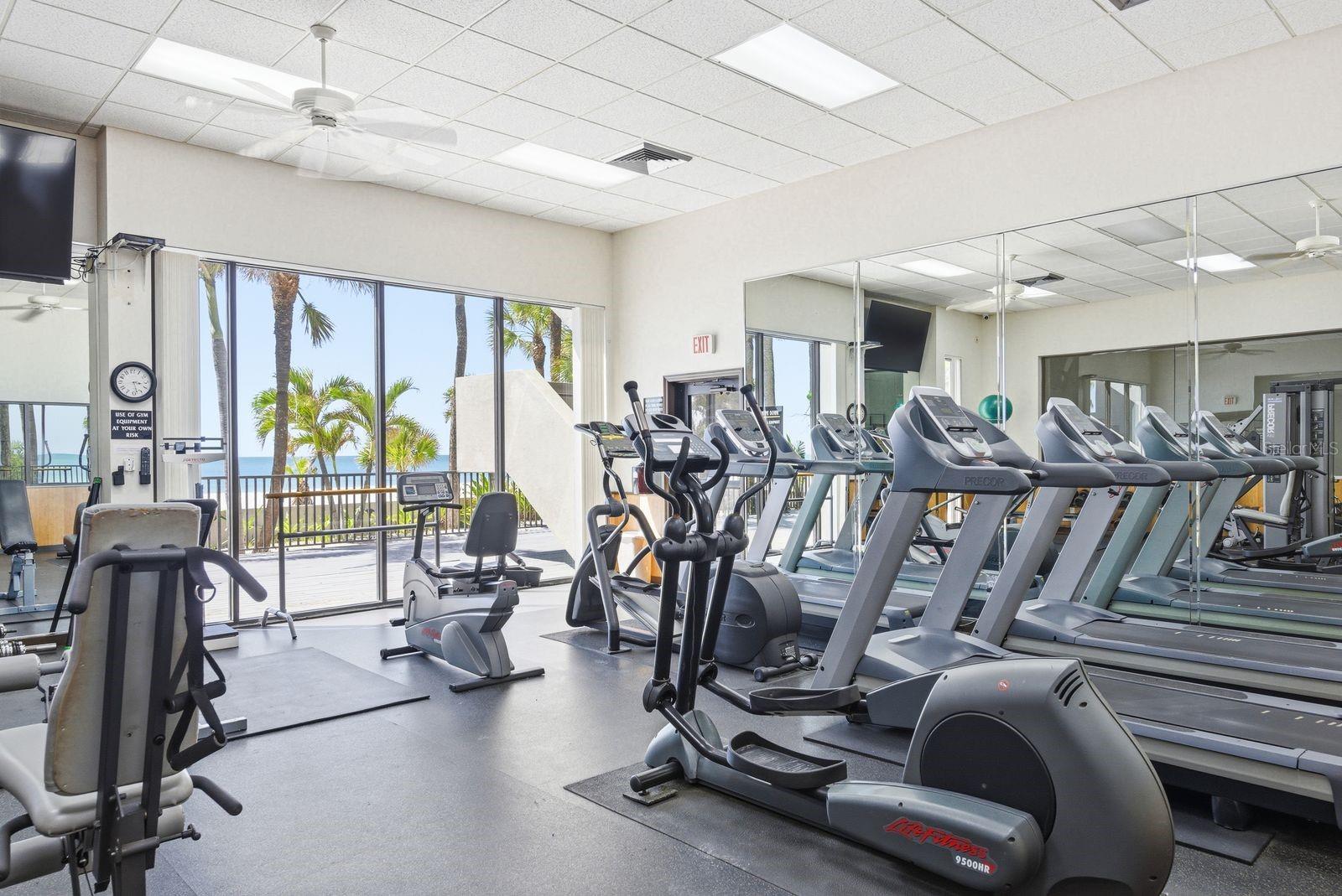 Listing photo id 34 for 1600 Gulf Boulevard 817