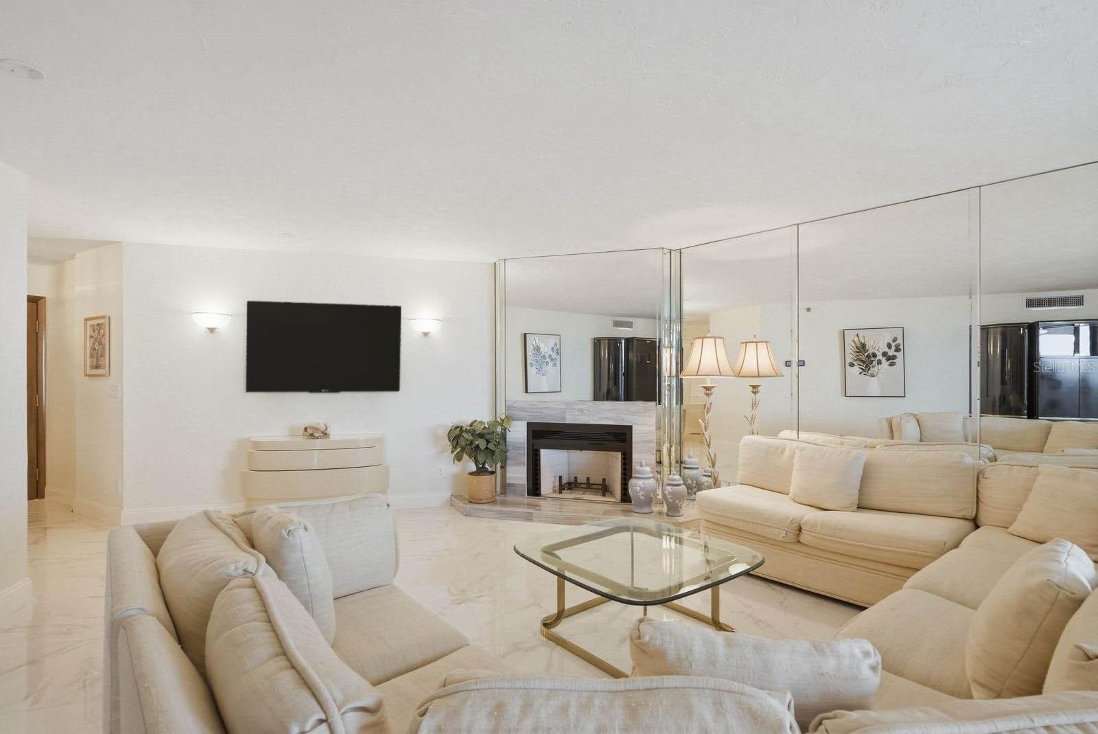 Listing photo id 3 for 1600 Gulf Boulevard 817