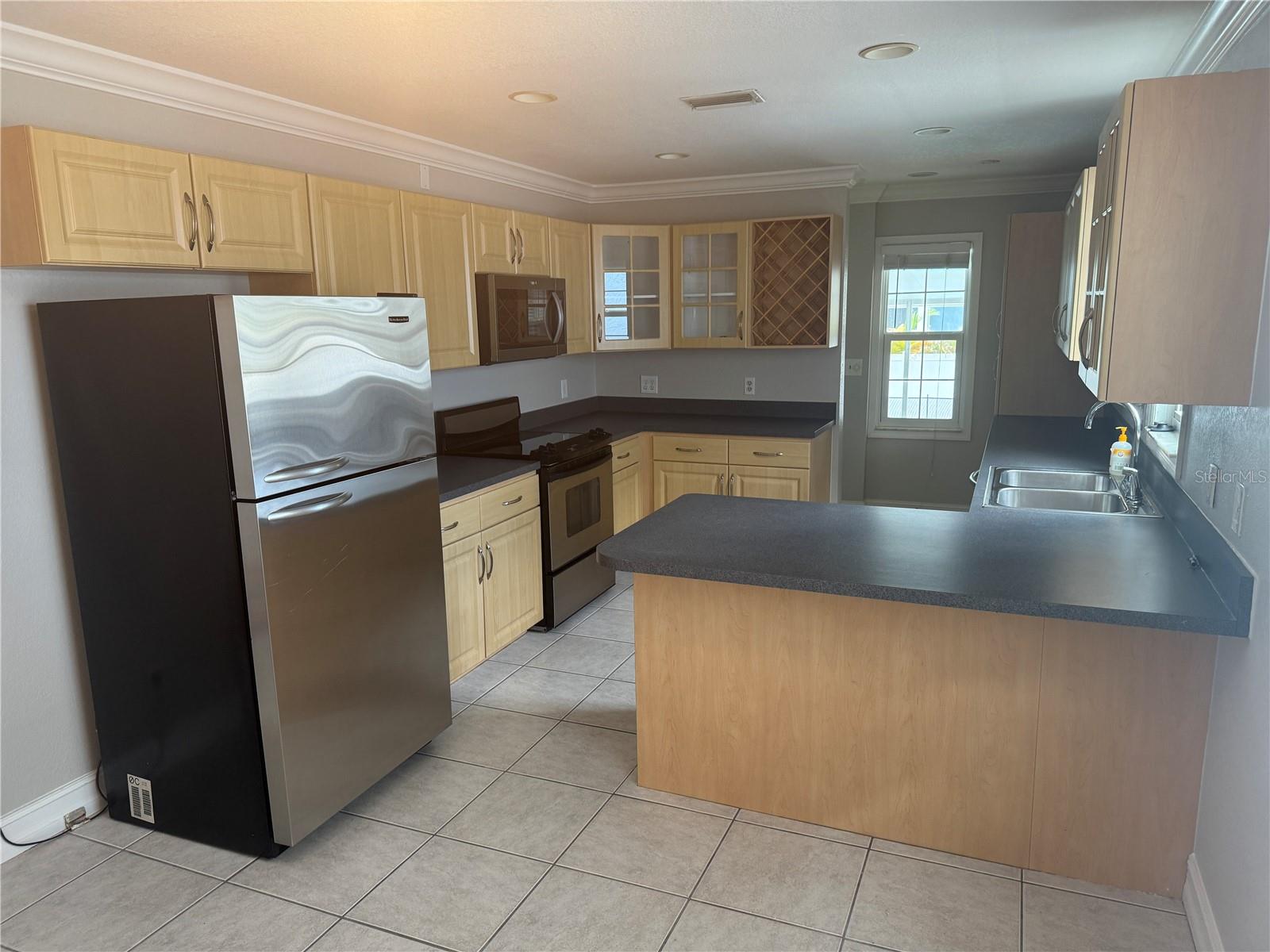 Image 3 of 13 For 8601 Rue Chateau Drive