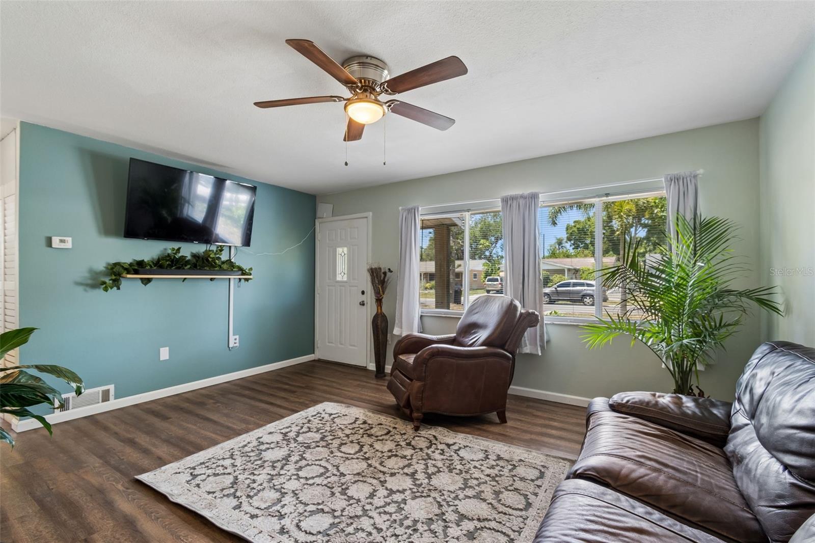 Image 12 of 62 For 3501 38th Street N