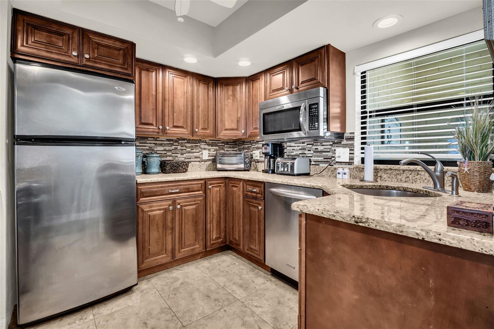 Image 7 of 47 For 3500 Gulf Boulevard 407b