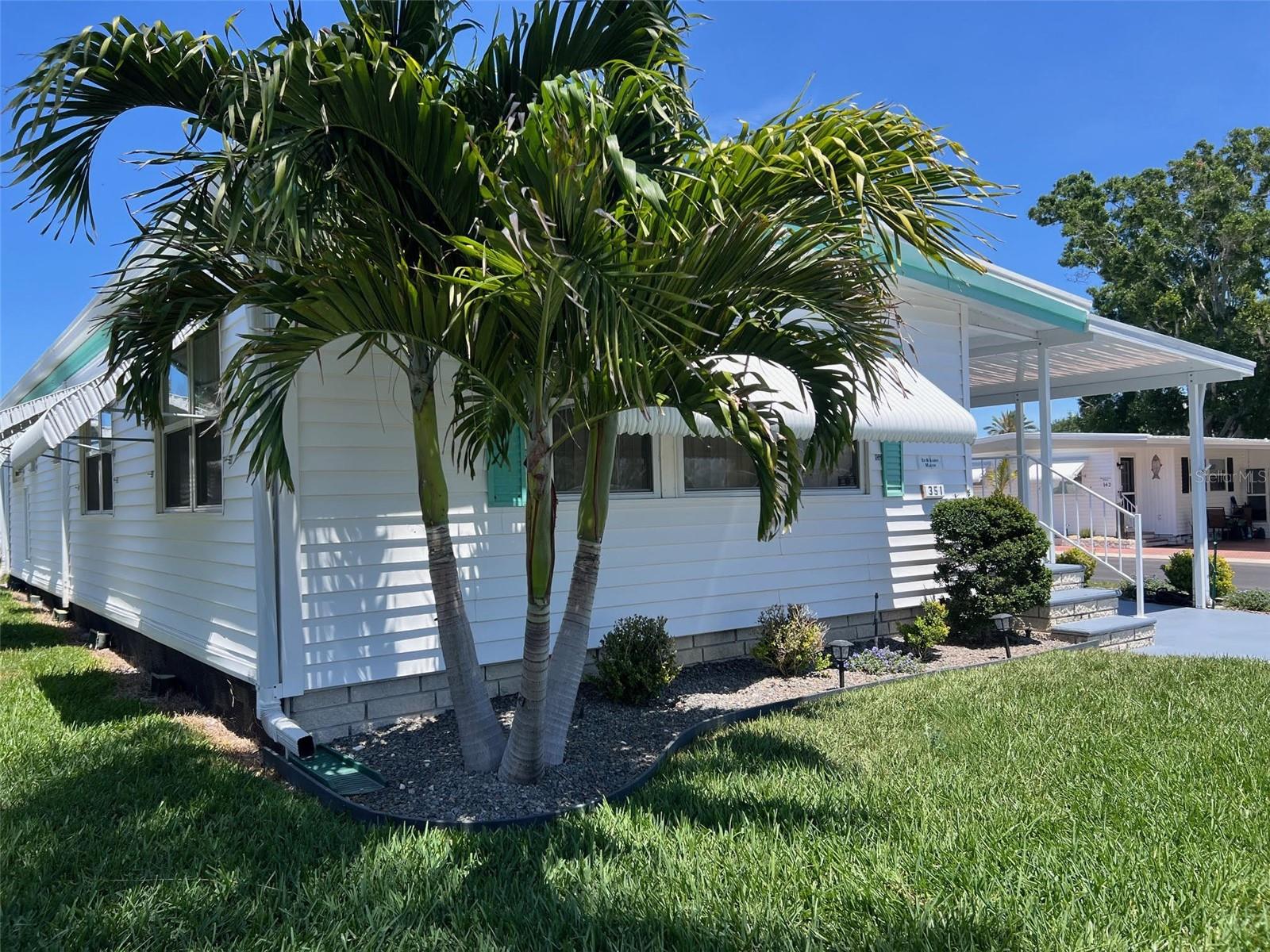 Image 4 of 37 For 351 King Palm Street