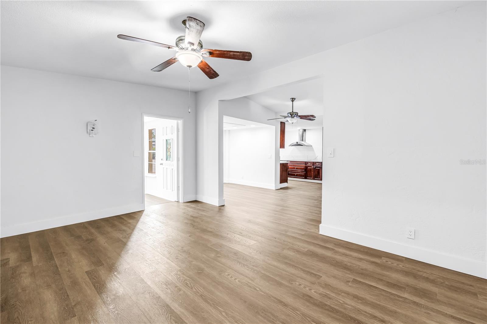 Image 6 of 62 For 110 Monroe Circle N 1