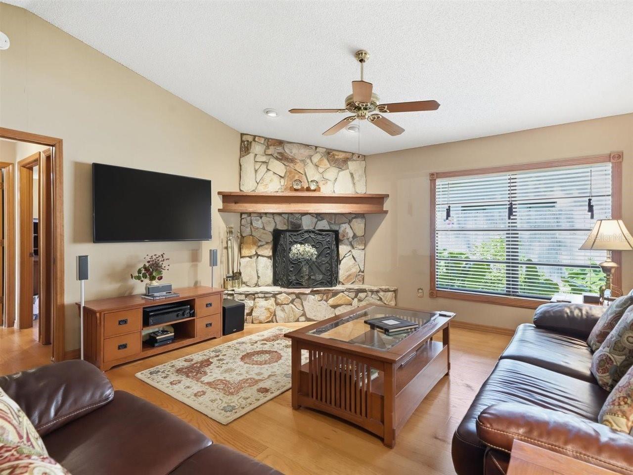 Image 33 of 87 For 5046 Barrowe Drive