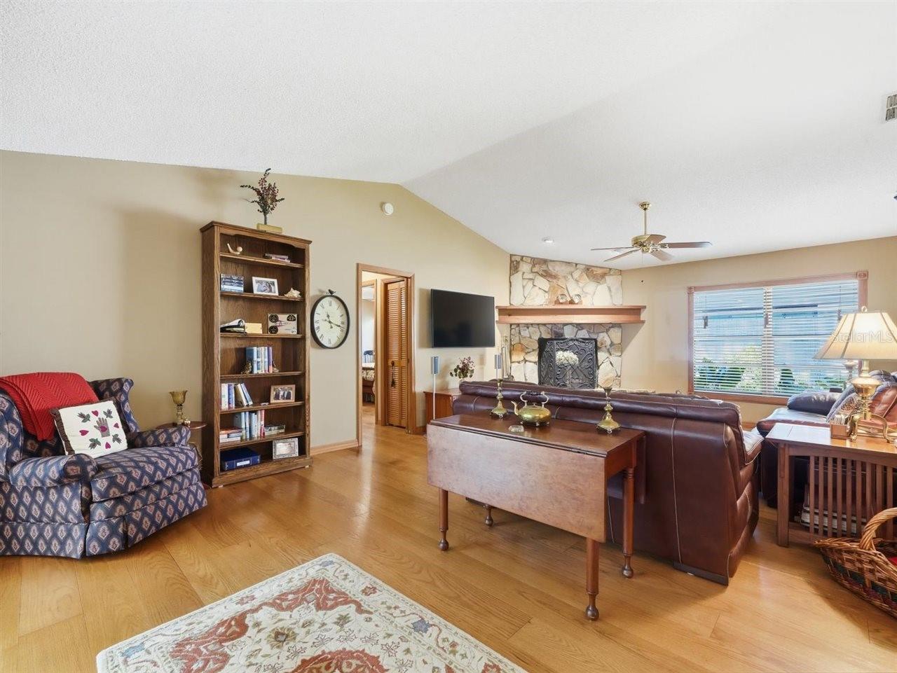 Image 38 of 87 For 5046 Barrowe Drive