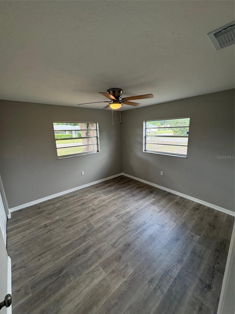 Image 11 of 27 For 2100 52nd Street
