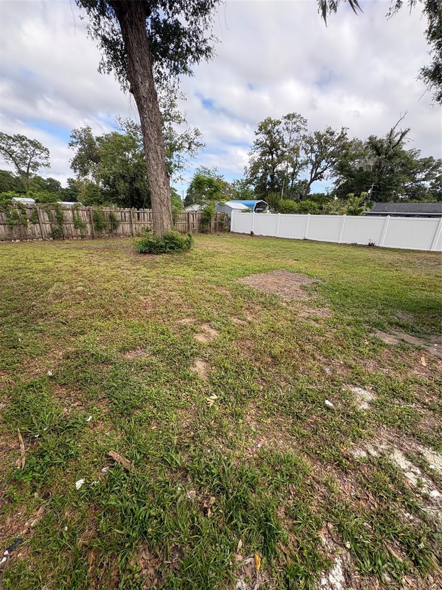 Image 16 of 27 For 2100 52nd Street