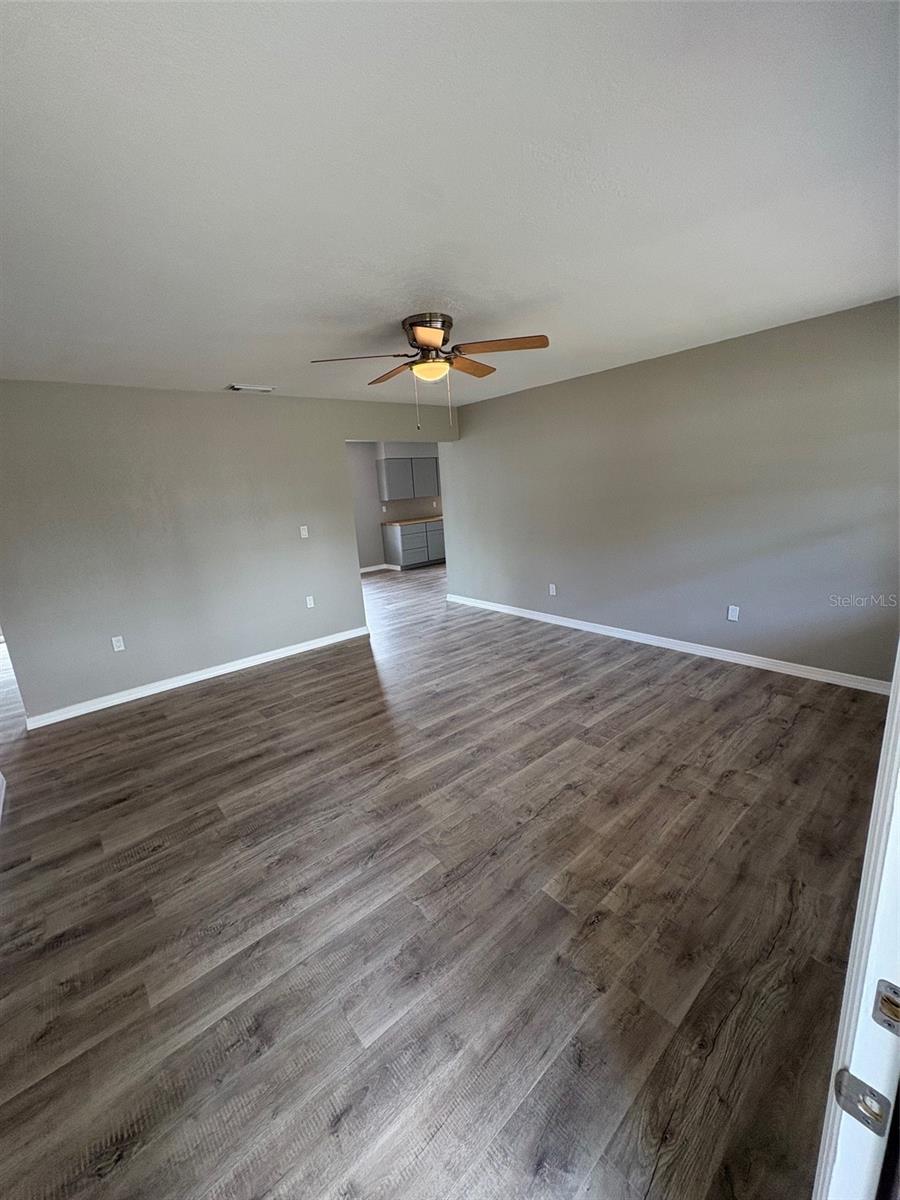 Image 6 of 27 For 2100 52nd Street