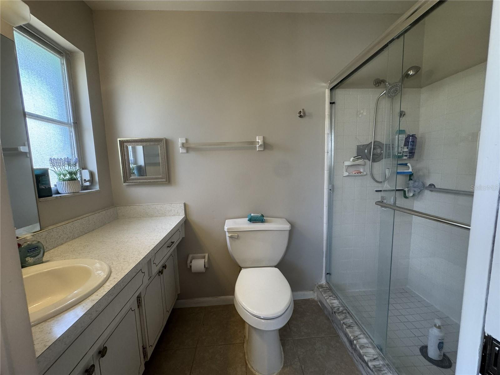 Listing photo id 8 for 7007 Versailles N N-a