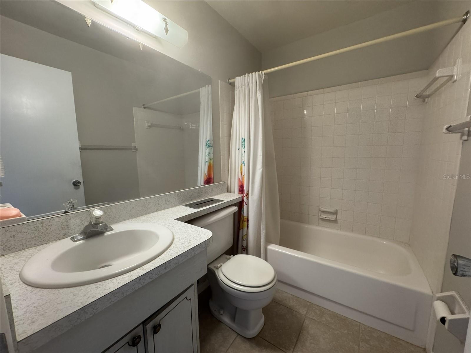 Listing photo id 12 for 7007 Versailles N N-a