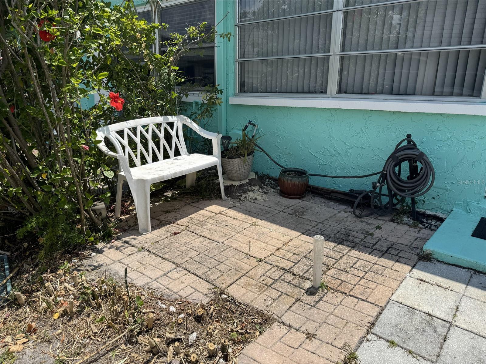 Listing photo id 15 for 7007 Versailles N N-a