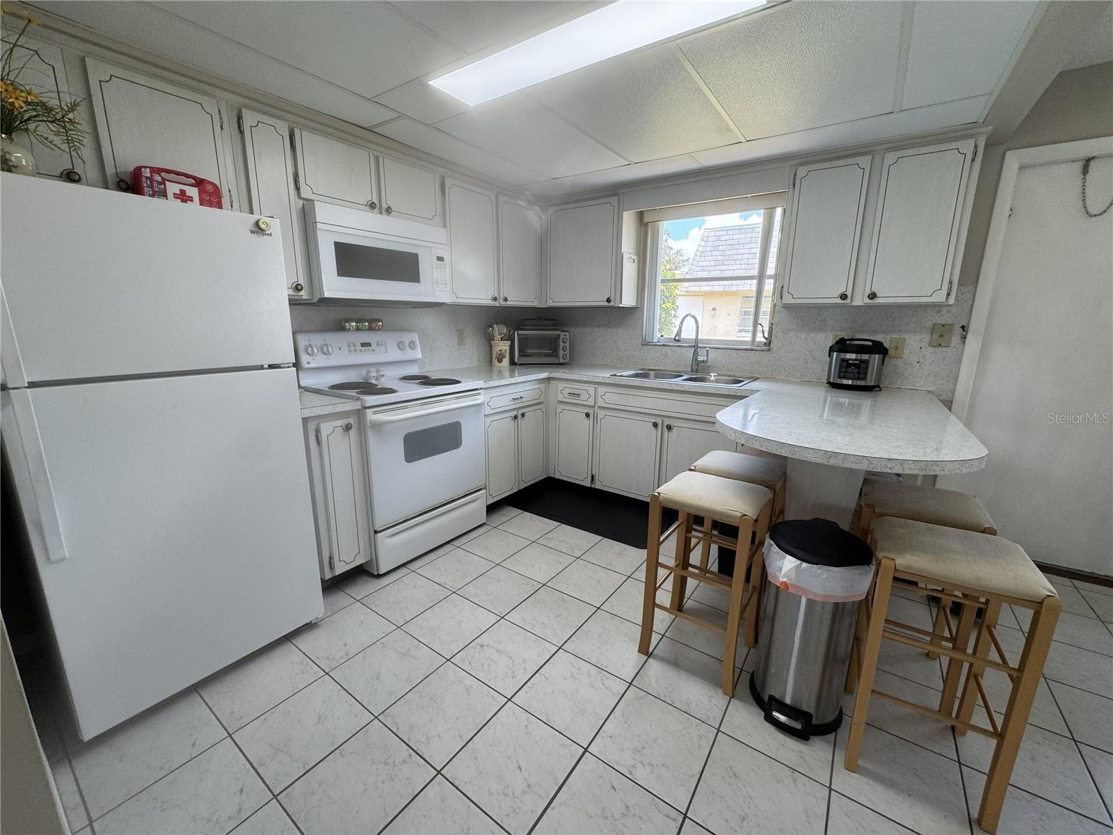 Listing photo id 4 for 7007 Versailles N N-a