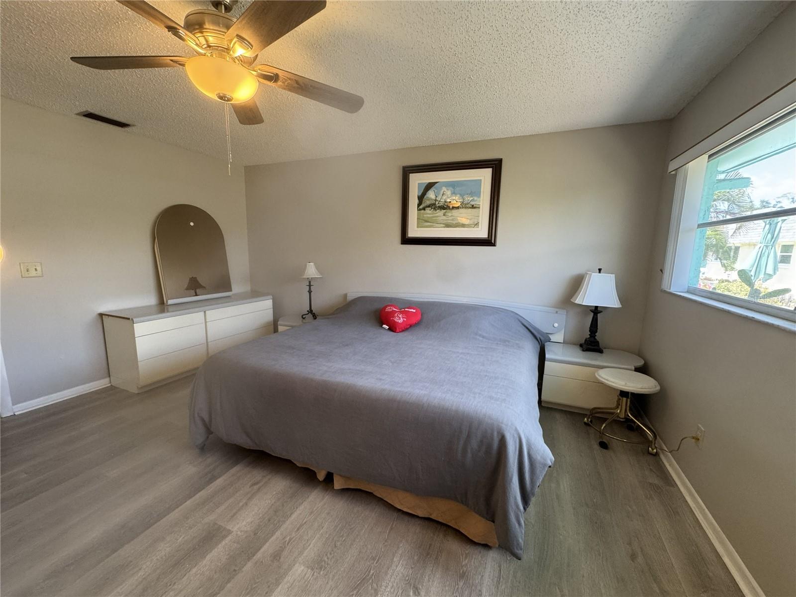 Listing photo id 6 for 7007 Versailles N N-a