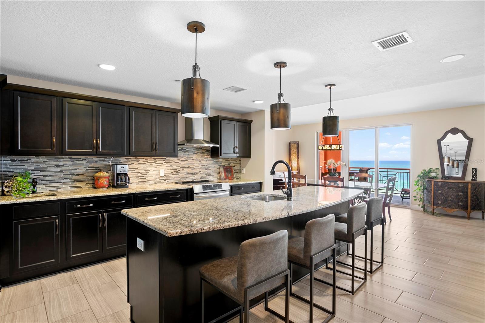 Image 19 of 92 For 301 Gulfview Boulevard 604