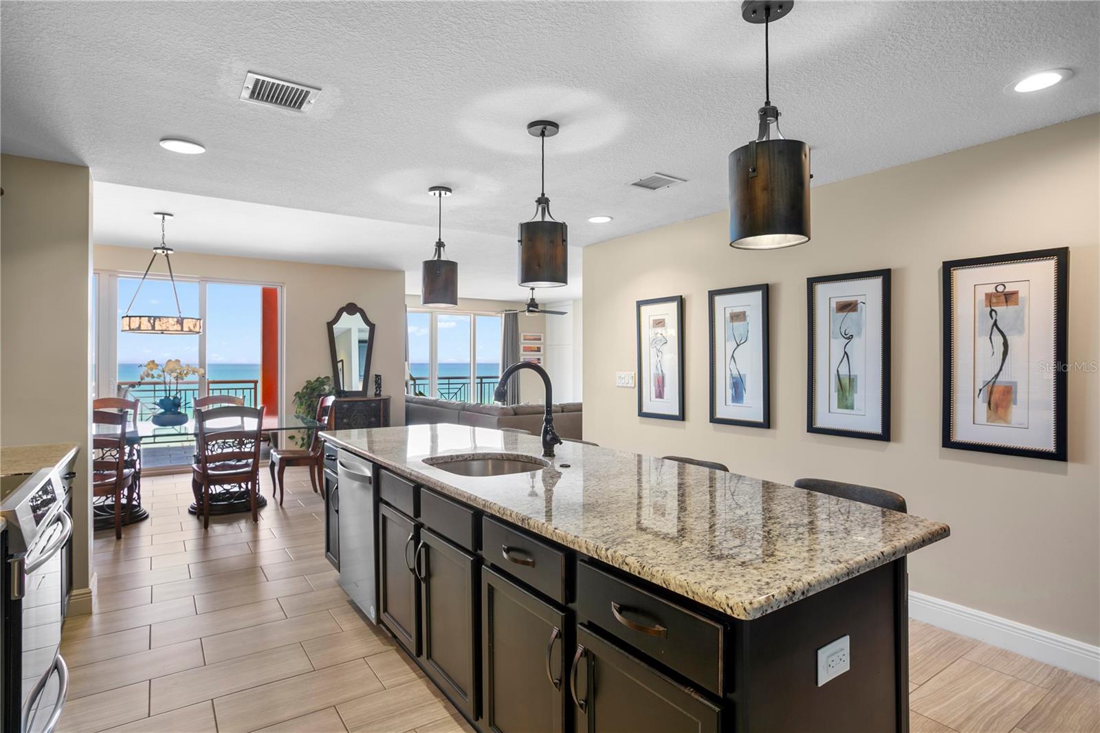 Image 21 of 92 For 301 Gulfview Boulevard 604