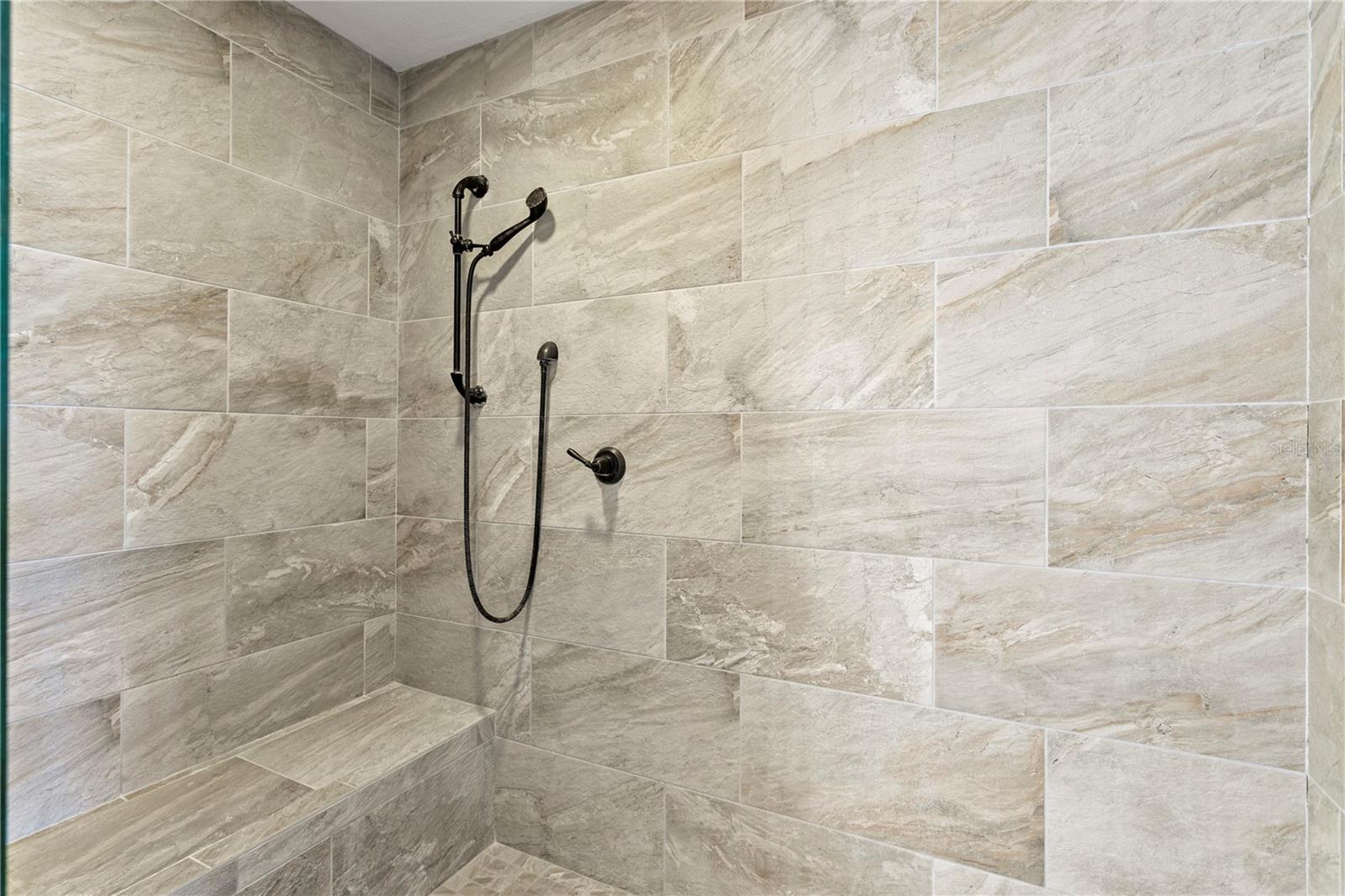 Image 61 of 92 For 301 Gulfview Boulevard 604