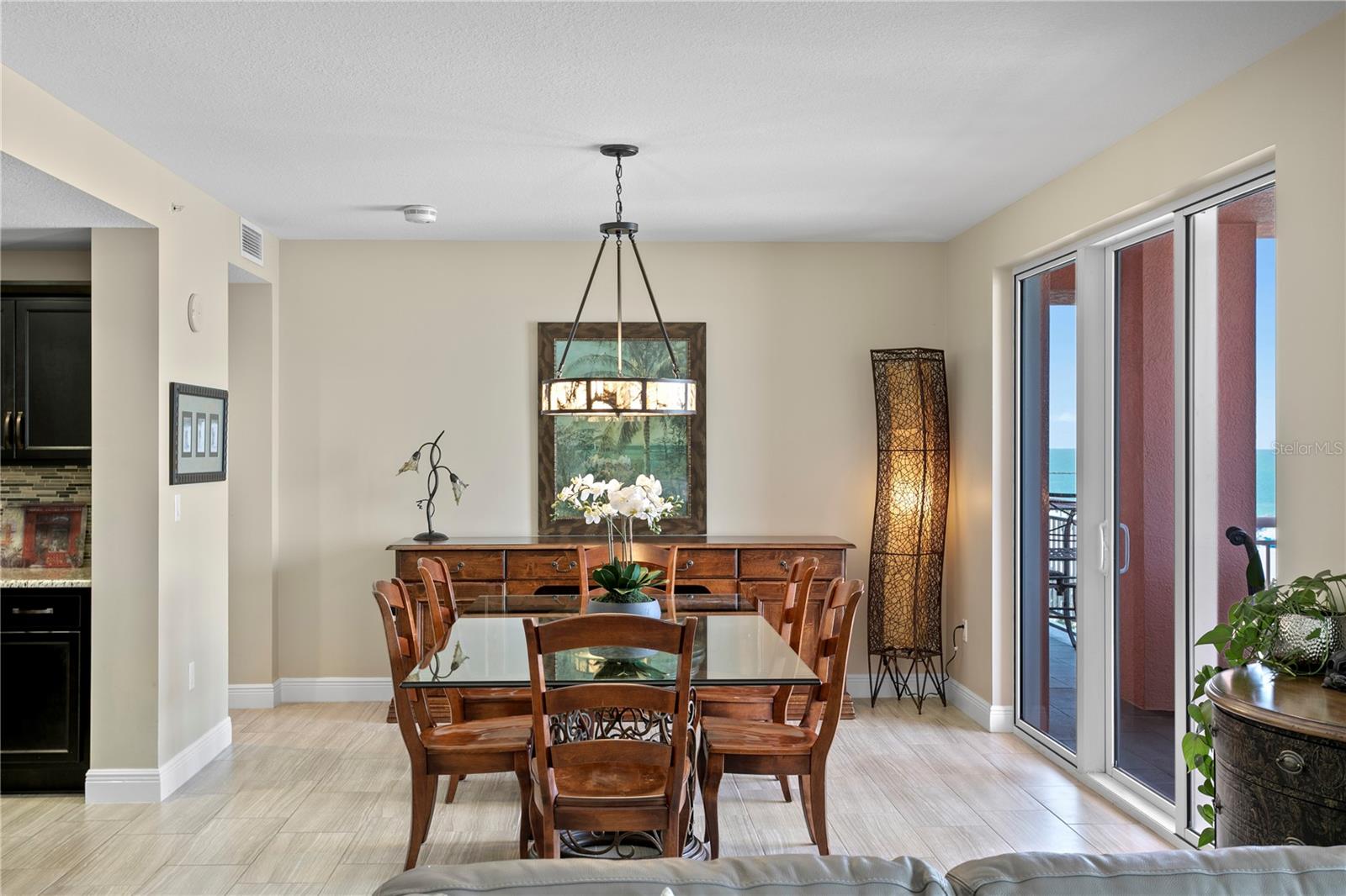 Image 62 of 92 For 301 Gulfview Boulevard 604