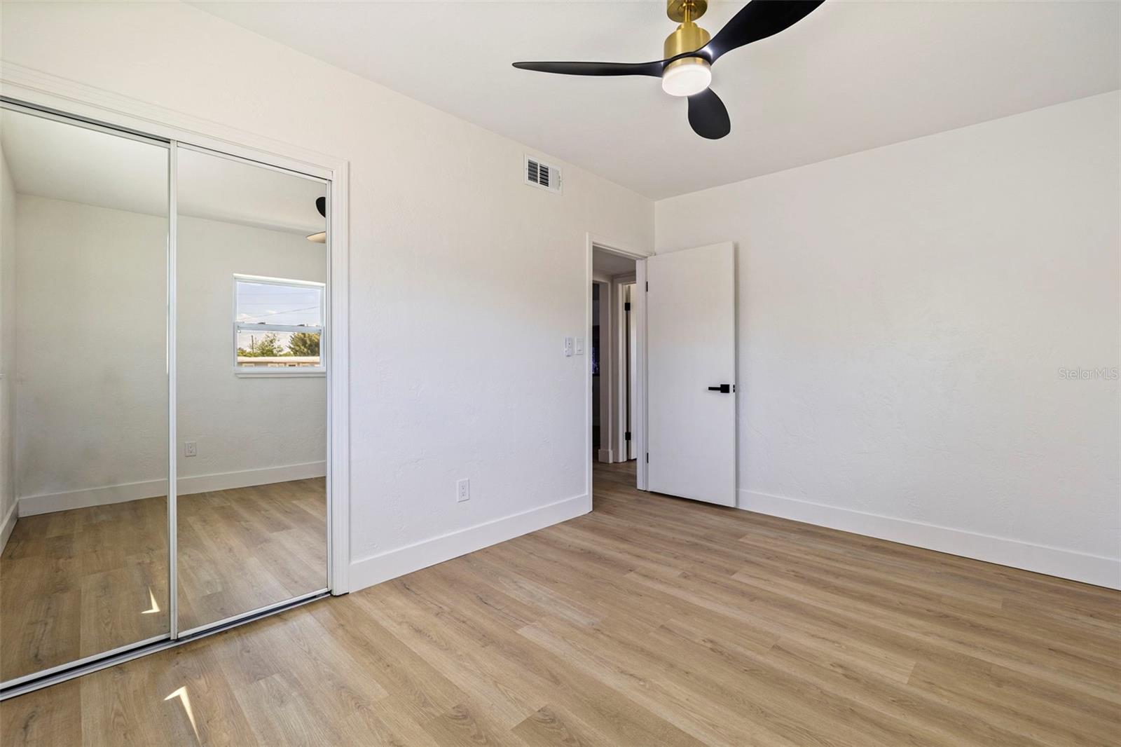 Image 16 of 21 For 1235 45th Street N