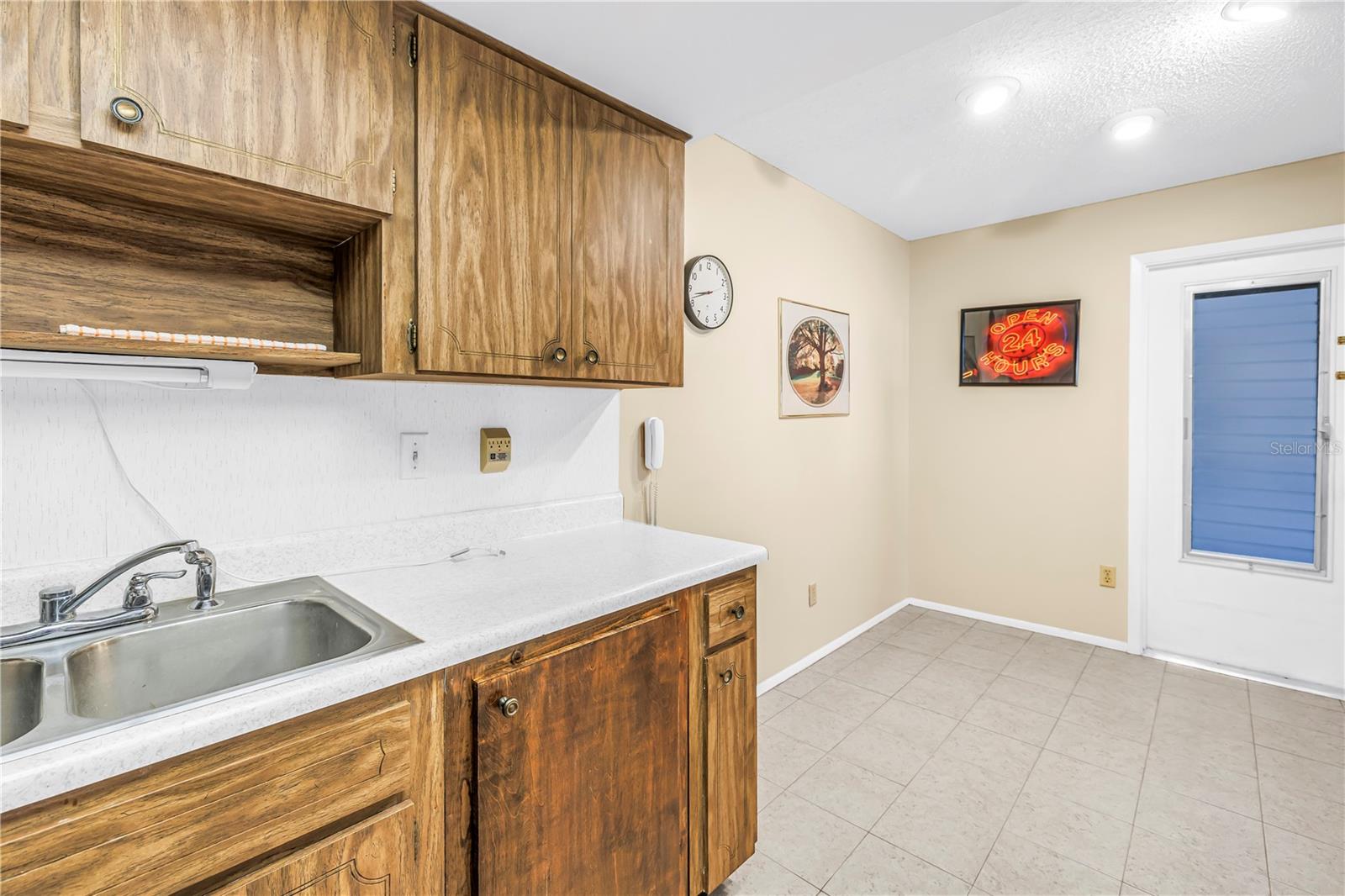 Image 10 of 46 For 2740 Highlands Boulevard B