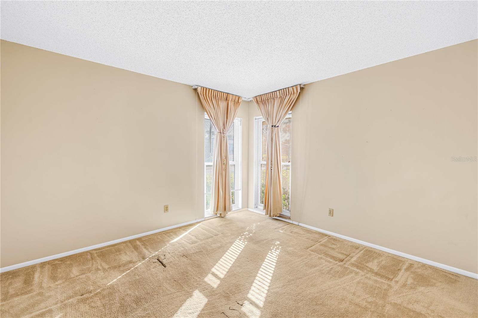 Image 19 of 46 For 2740 Highlands Boulevard B