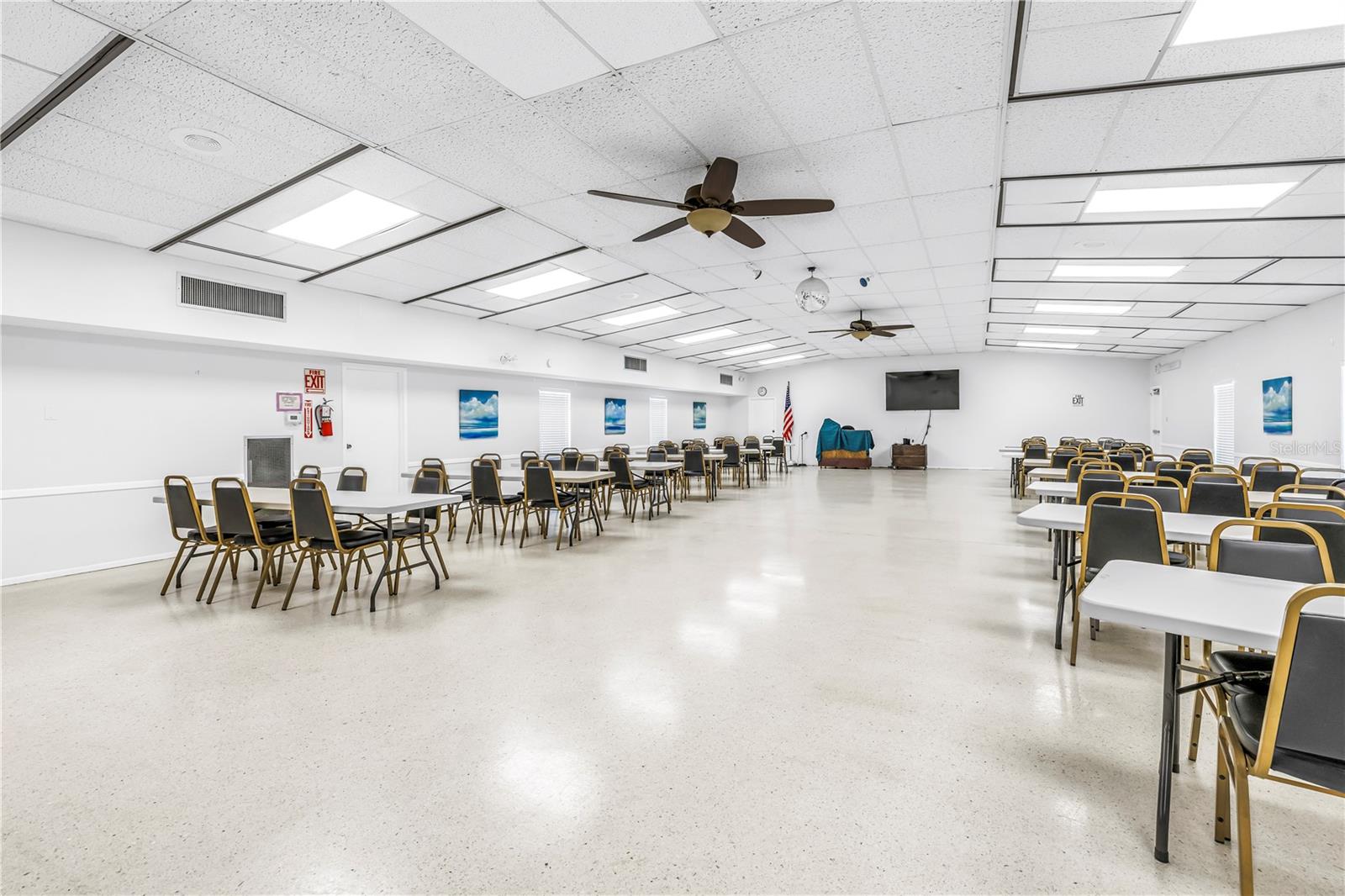 Image 37 of 46 For 2740 Highlands Boulevard B