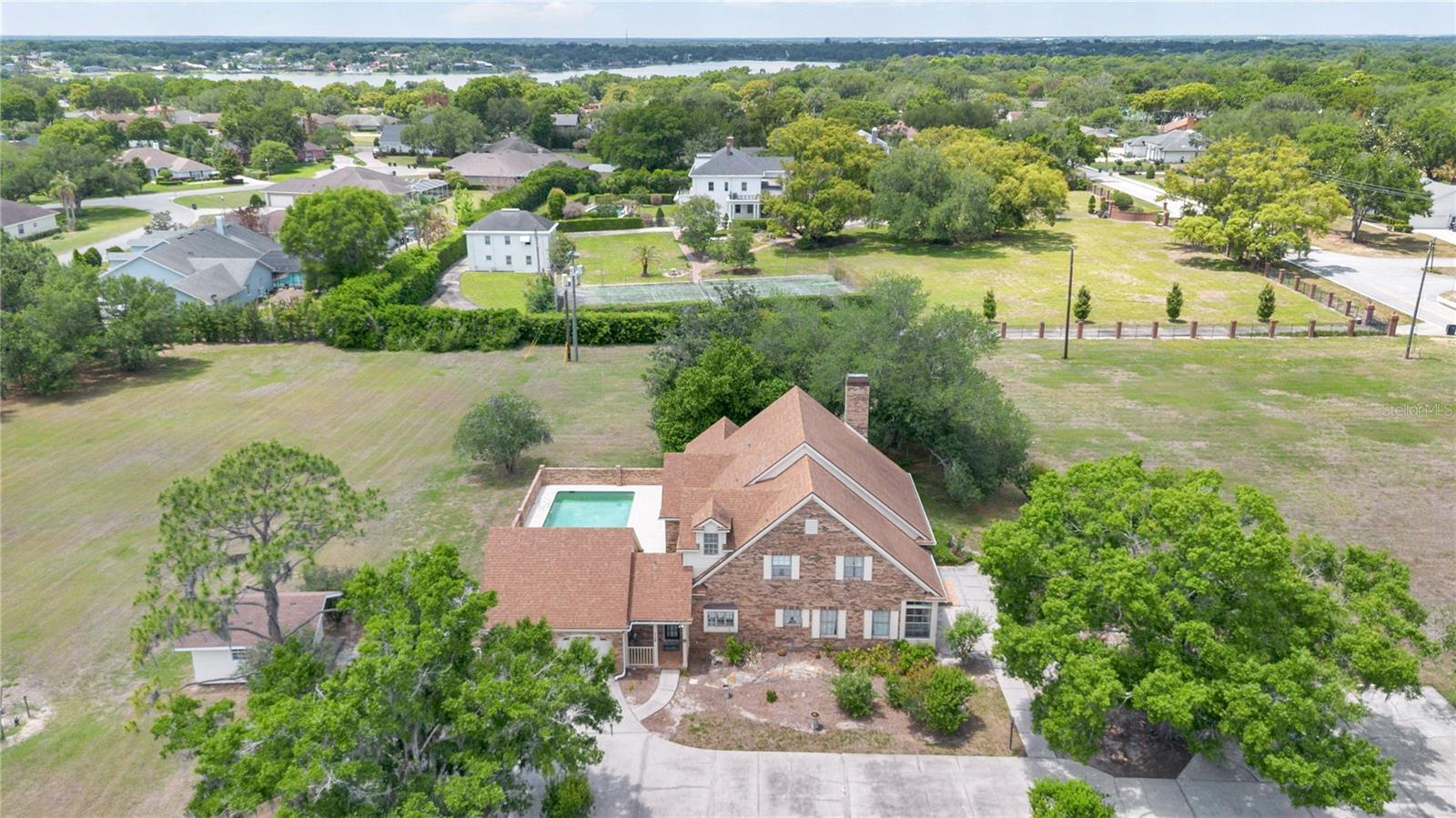 Image 36 of 86 For 2105 Clubhouse Road
