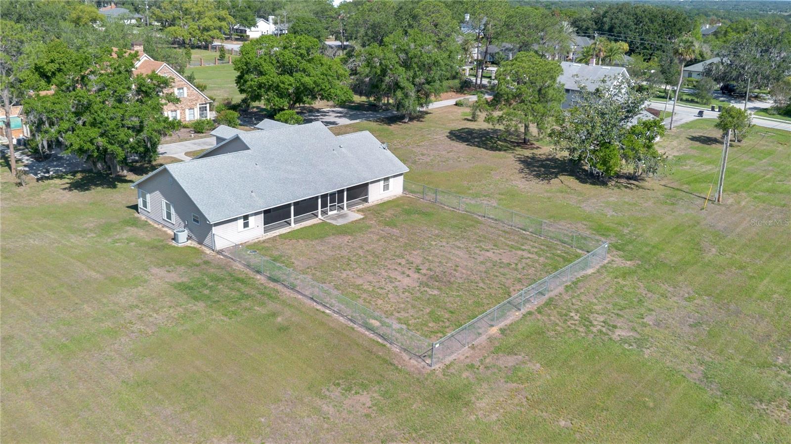 Image 77 of 86 For 2105 Clubhouse Road