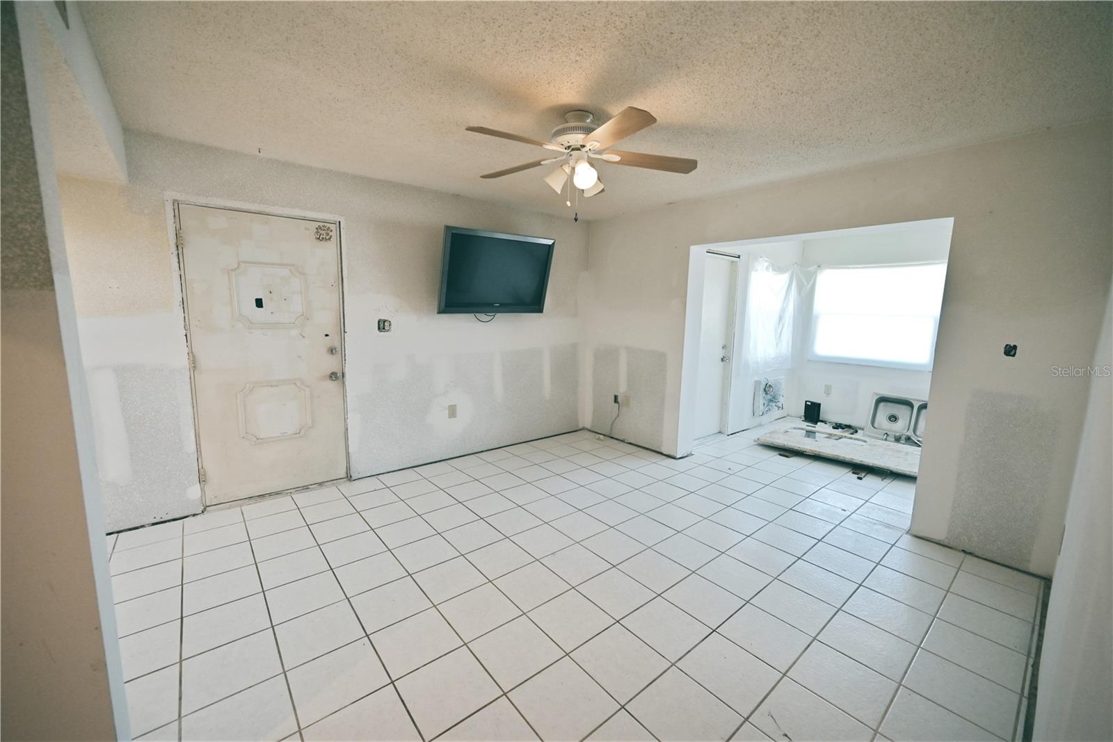 Image 3 of 20 For 4600 Marine Parkway 105