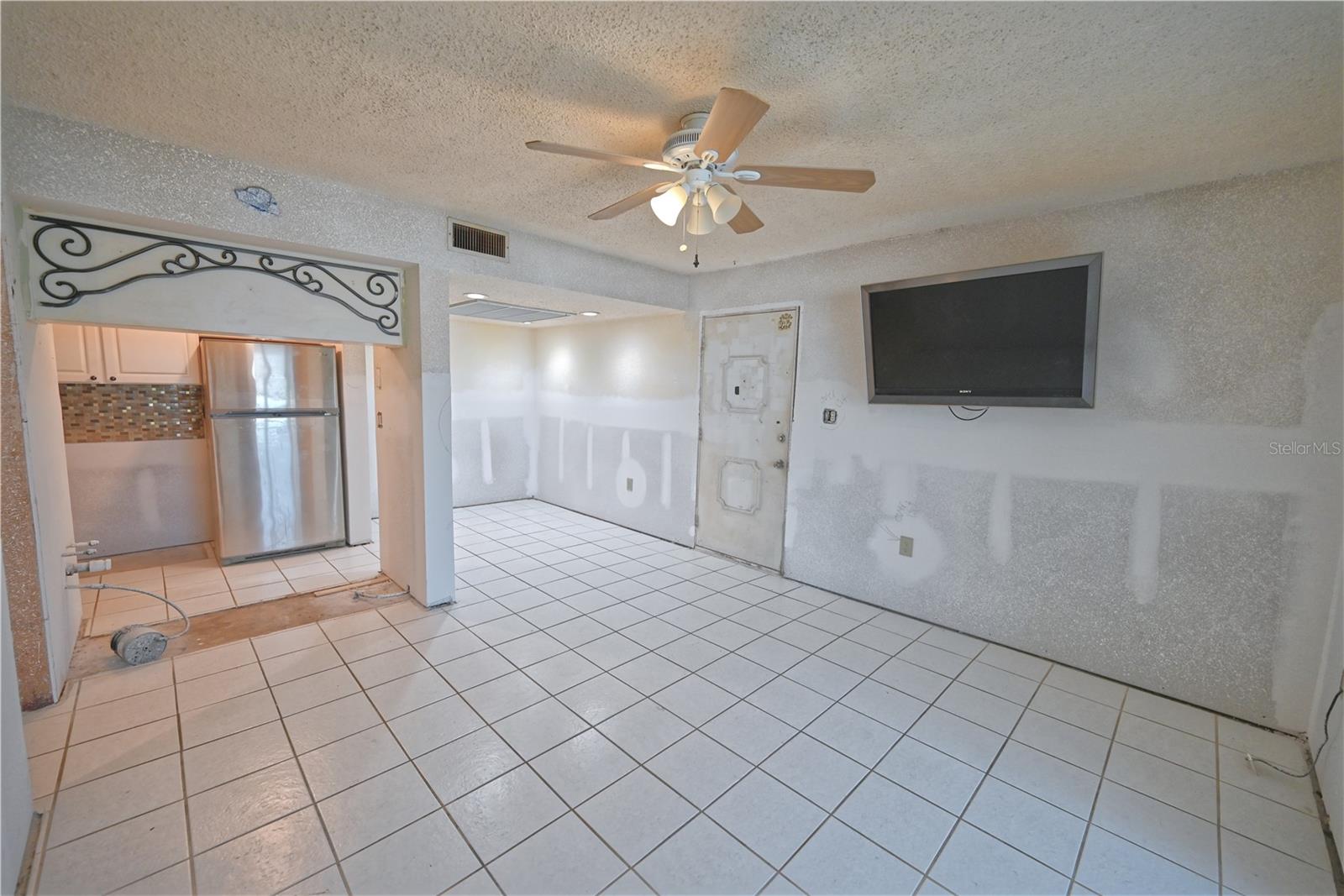 Image 4 of 20 For 4600 Marine Parkway 105