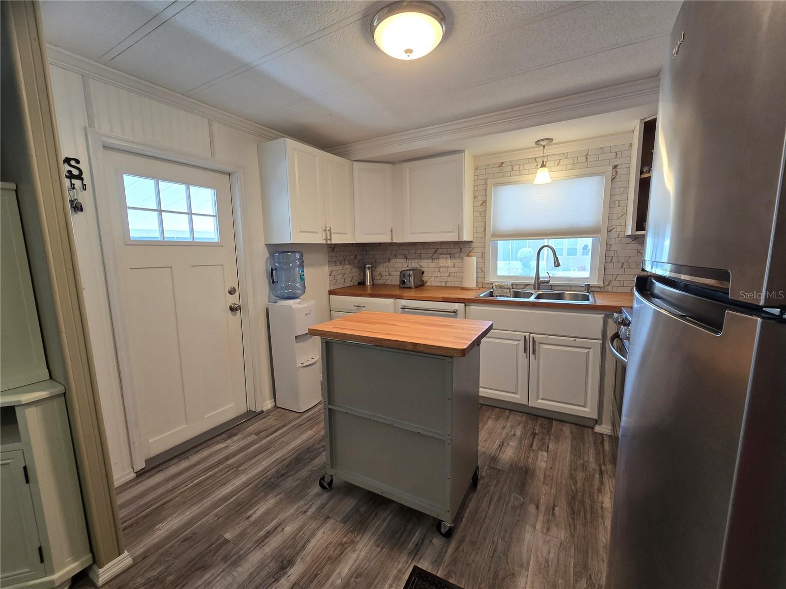Image 10 of 45 For 6326 Friendship Lane