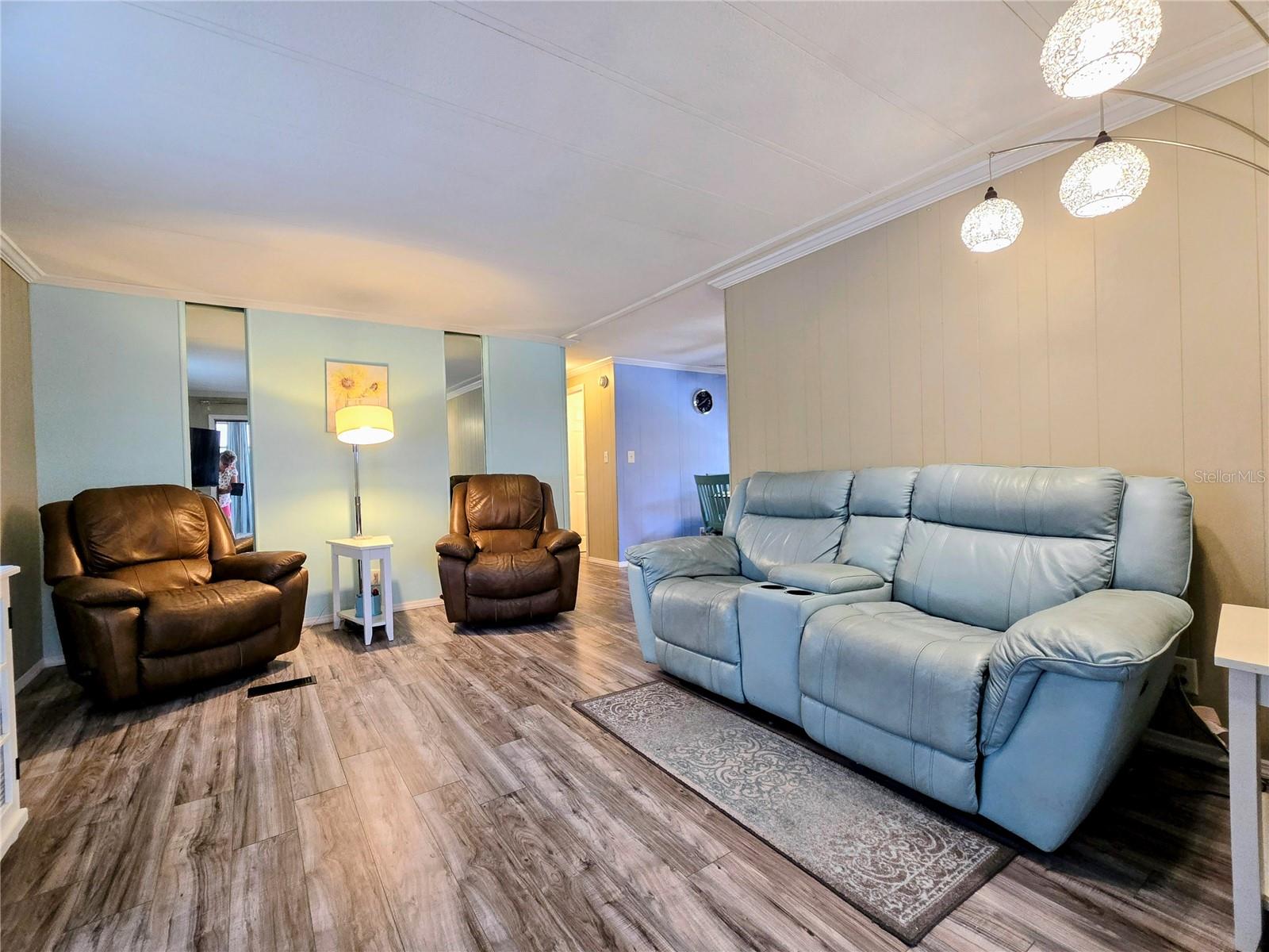 Image 16 of 45 For 6326 Friendship Lane