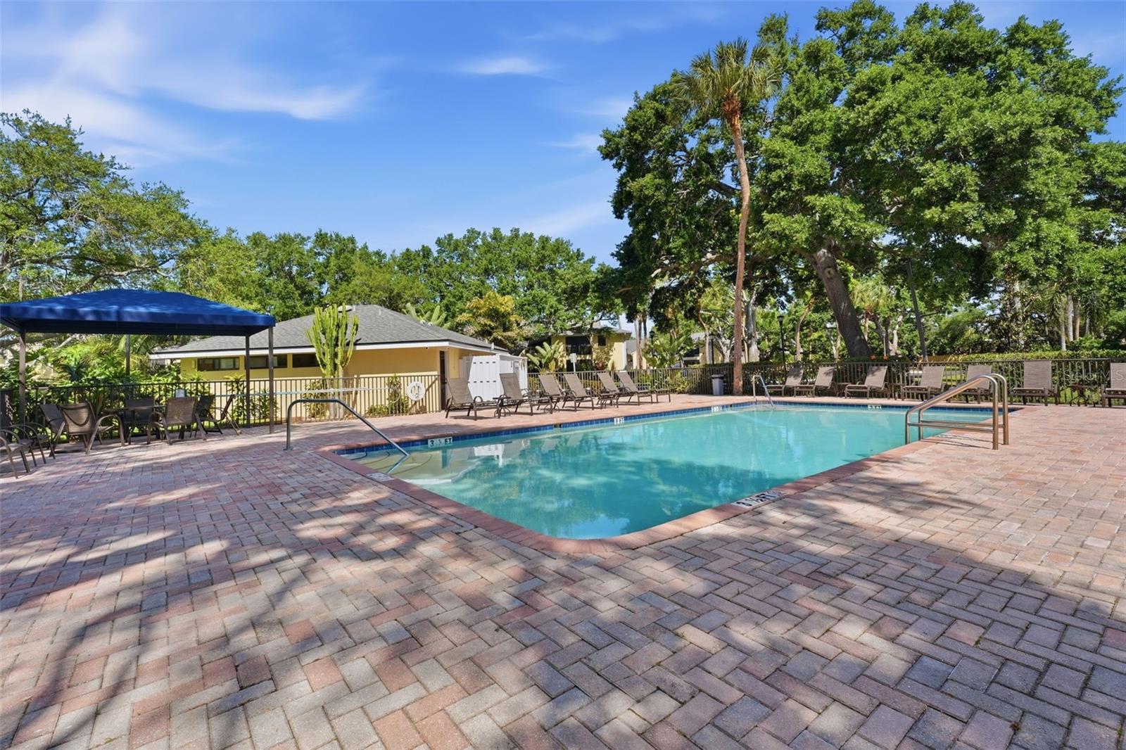 Image 18 of 51 For 3001 58th Avenue S 1005