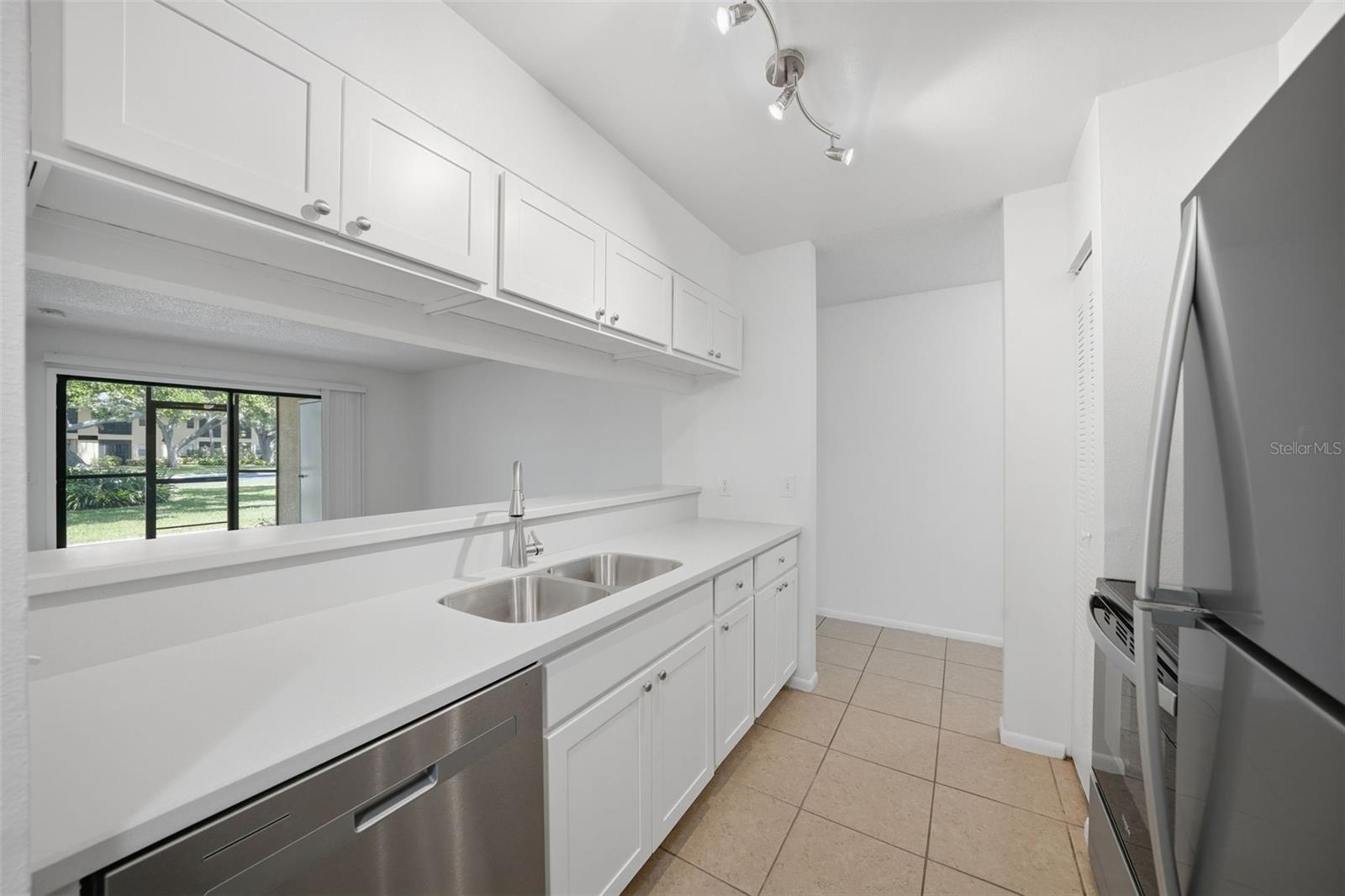 Image 4 of 51 For 3001 58th Avenue S 1005