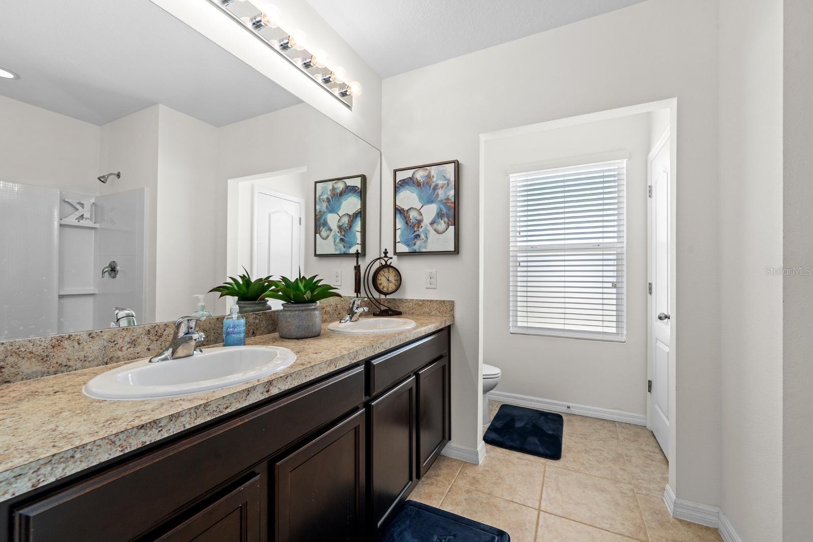 Image 12 of 27 For 824 Ashentree Drive