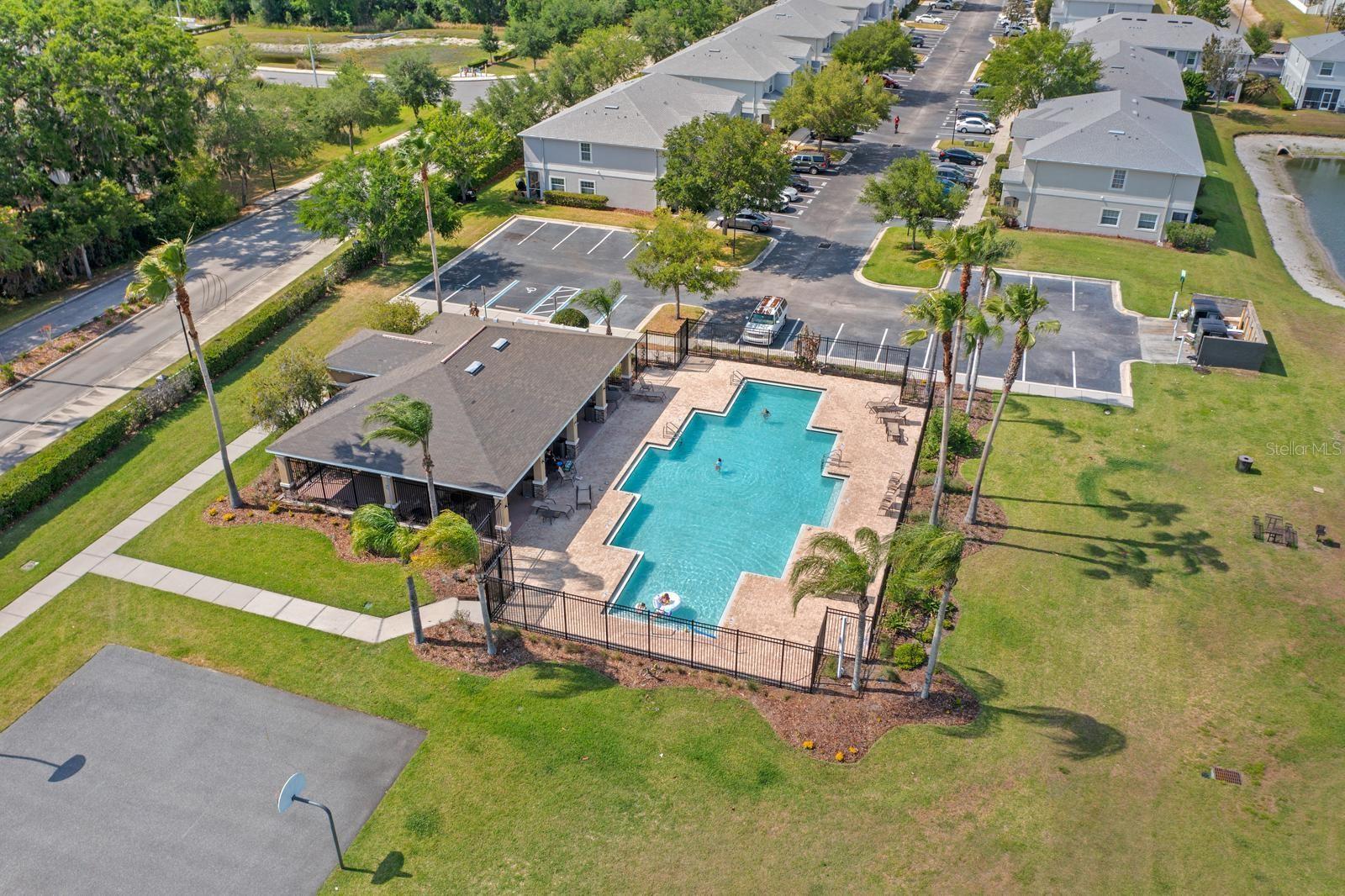Image 17 of 27 For 824 Ashentree Drive