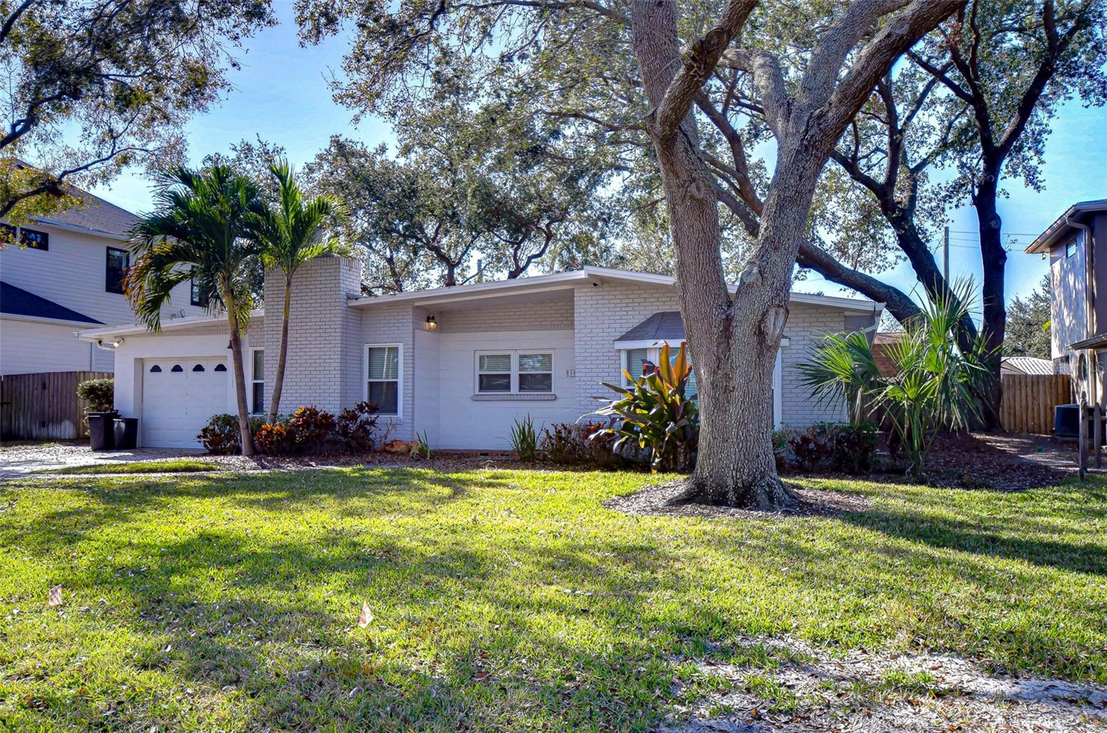 Image 4 of 13 For 3621 Belcher Drive