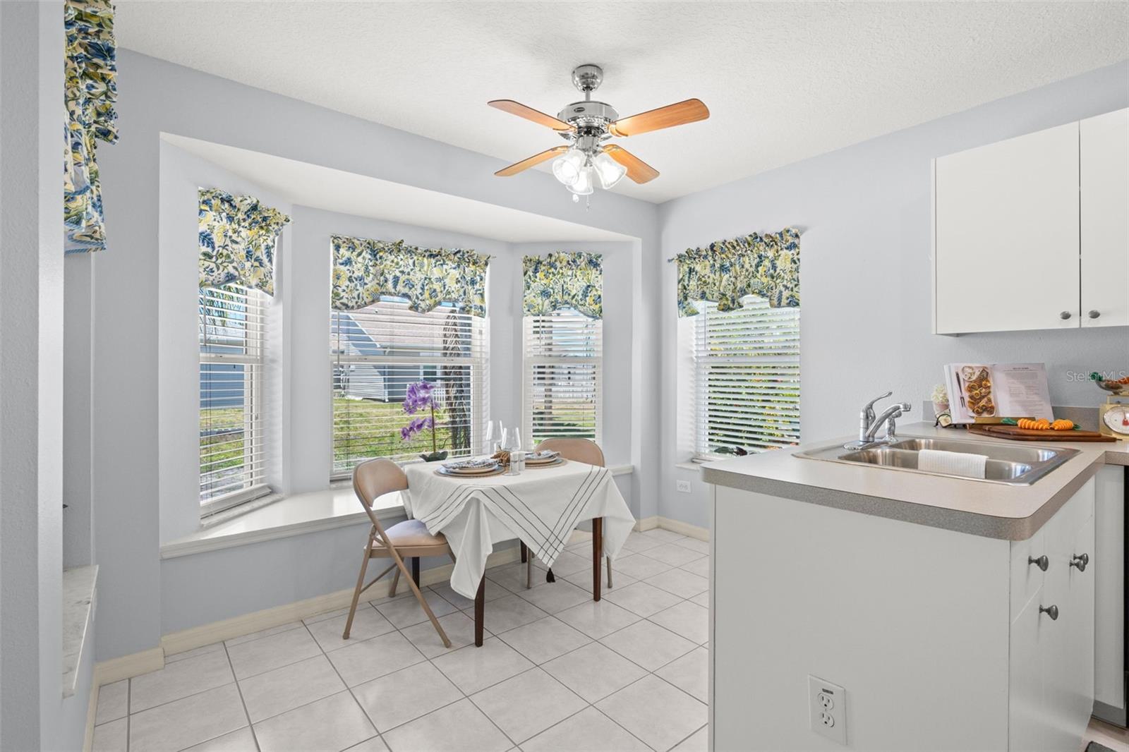 Image 17 of 54 For 551 Salmon Court