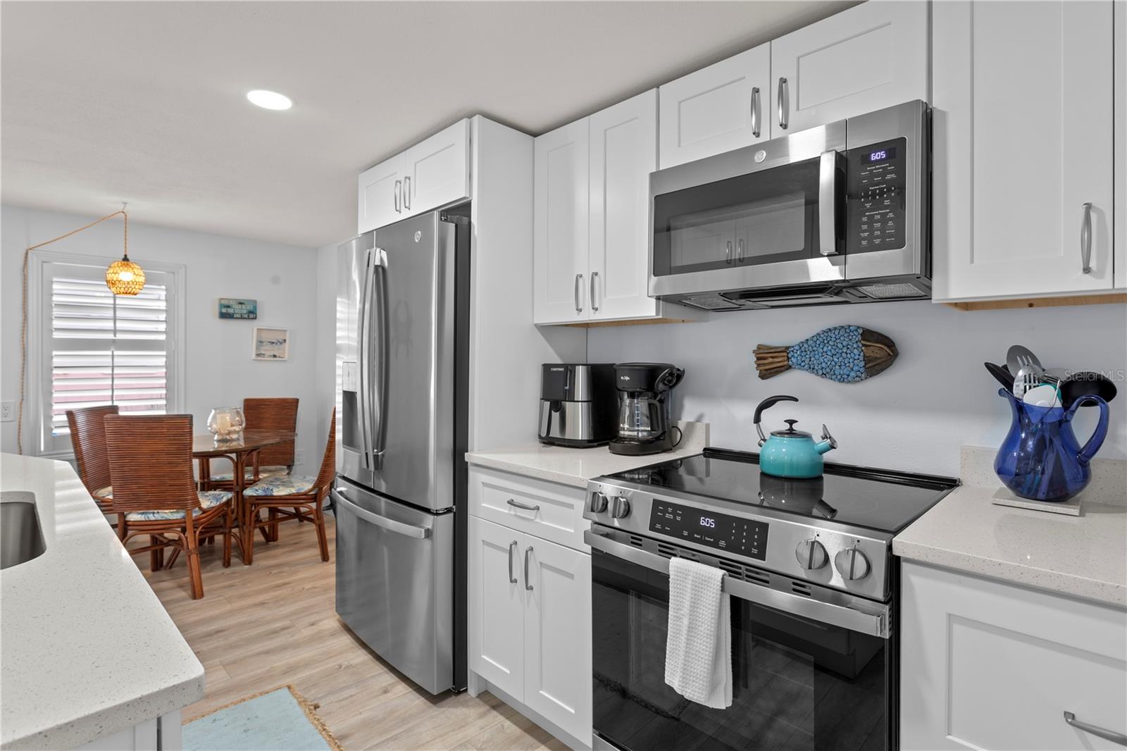 Image 15 of 41 For 13095 Gulf Lane