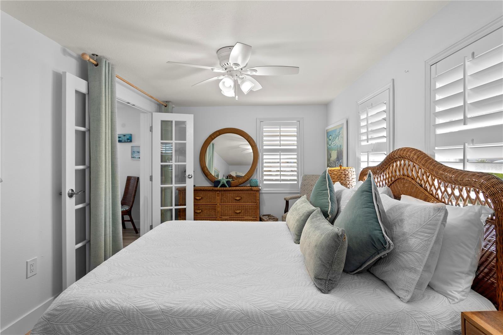 Image 19 of 41 For 13095 Gulf Lane
