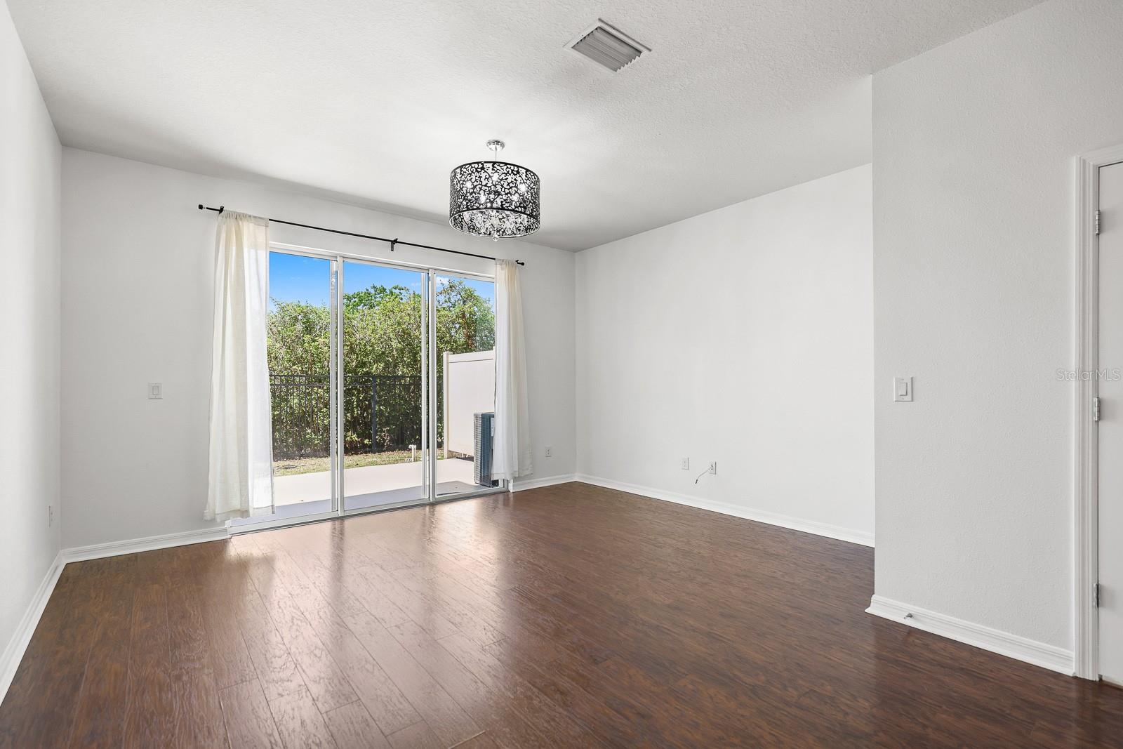 Image 11 of 22 For 9211 Hillcroft Drive