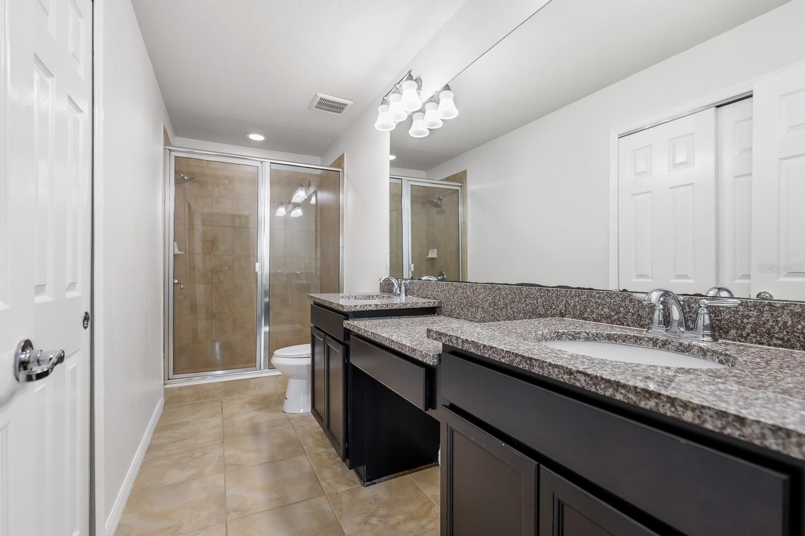 Image 16 of 22 For 9211 Hillcroft Drive