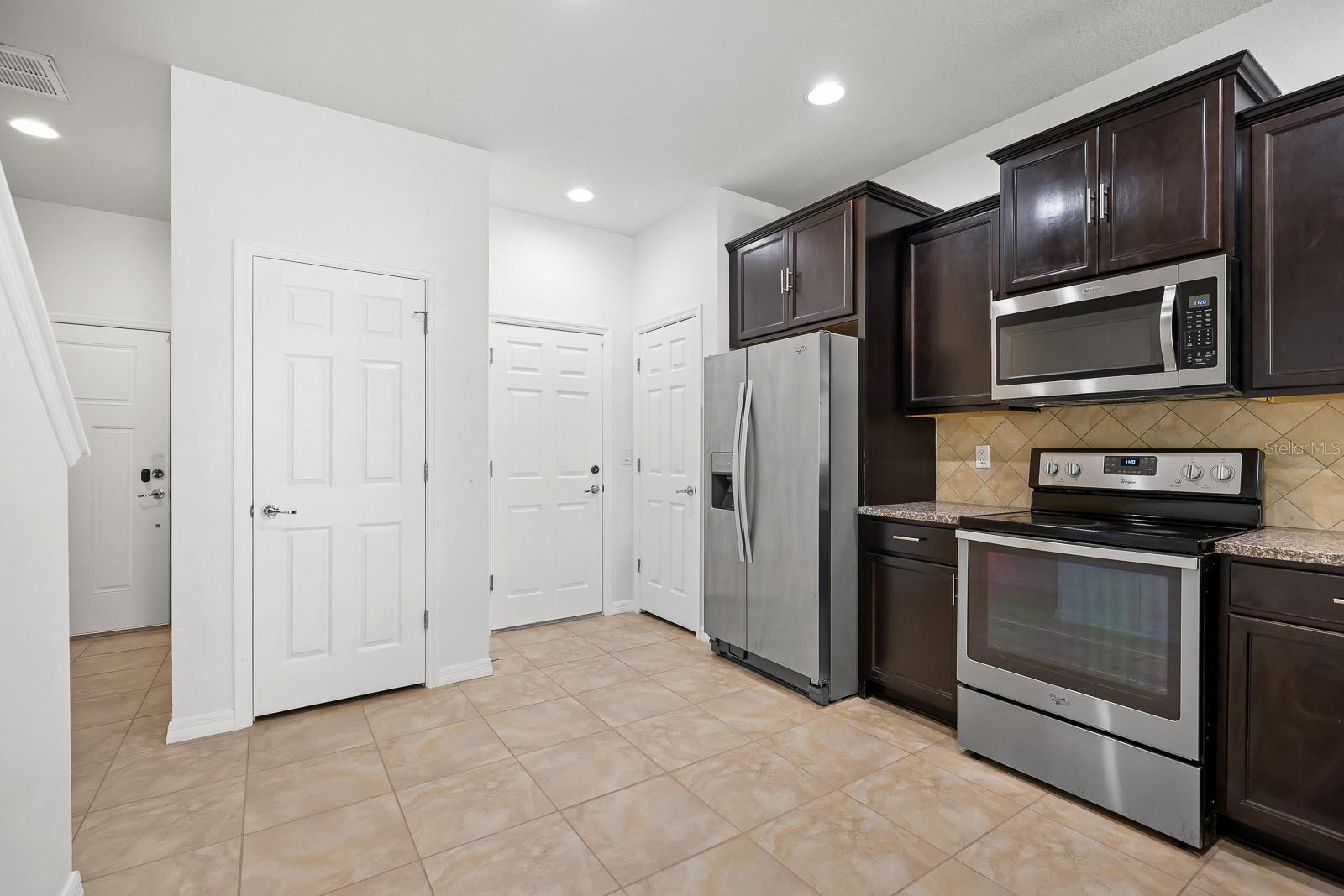 Image 5 of 22 For 9211 Hillcroft Drive