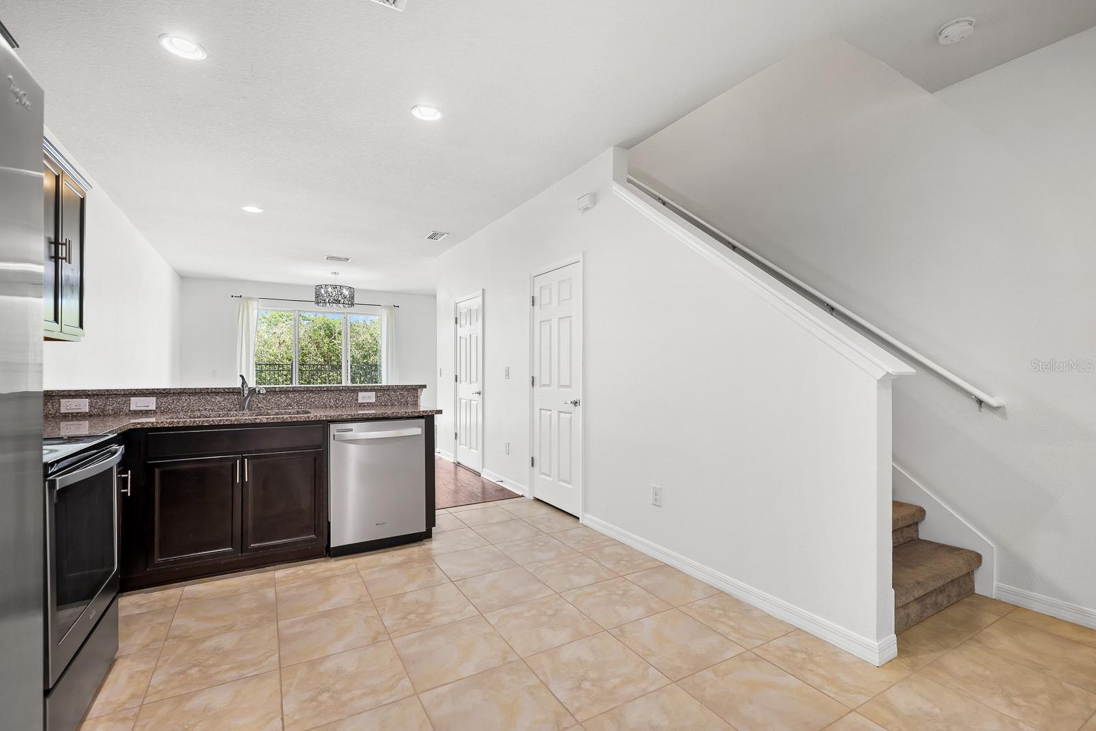 Image 7 of 22 For 9211 Hillcroft Drive