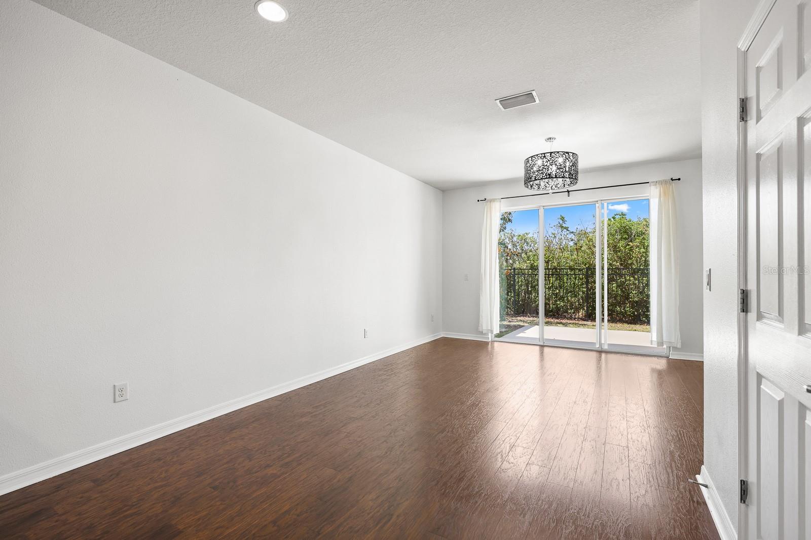 Image 9 of 22 For 9211 Hillcroft Drive