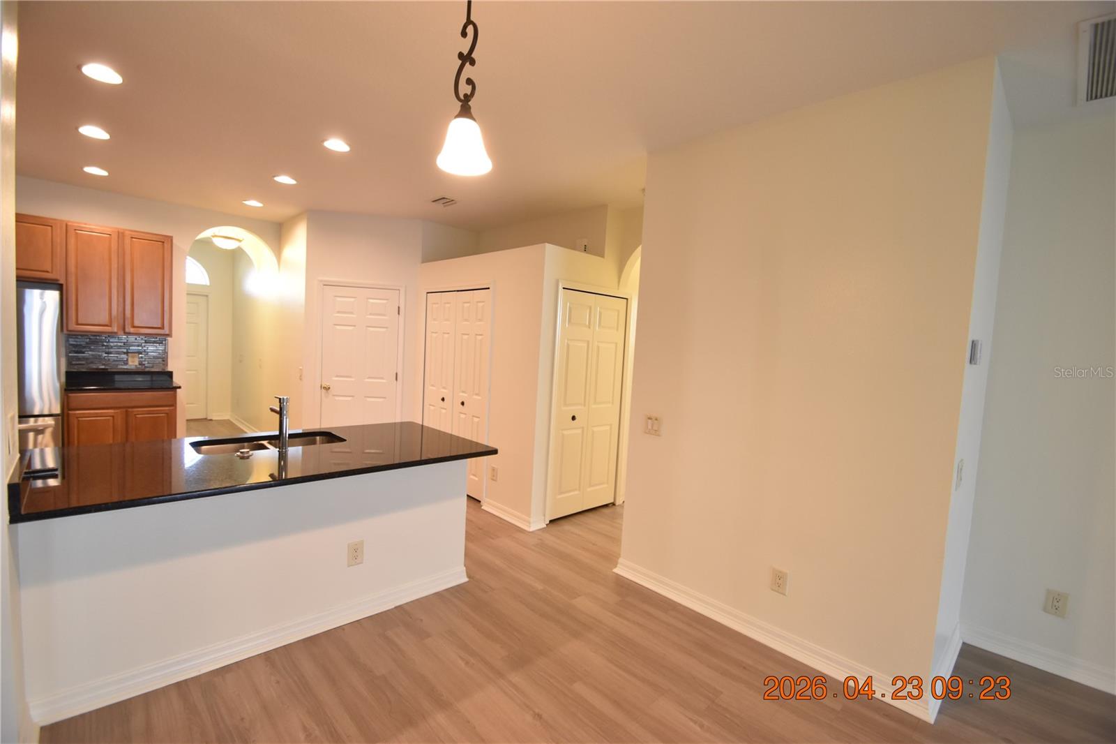 Image 16 of 55 For 30633 Totteridge Place