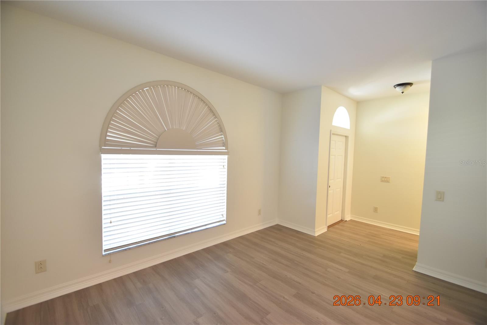 Image 4 of 55 For 30633 Totteridge Place