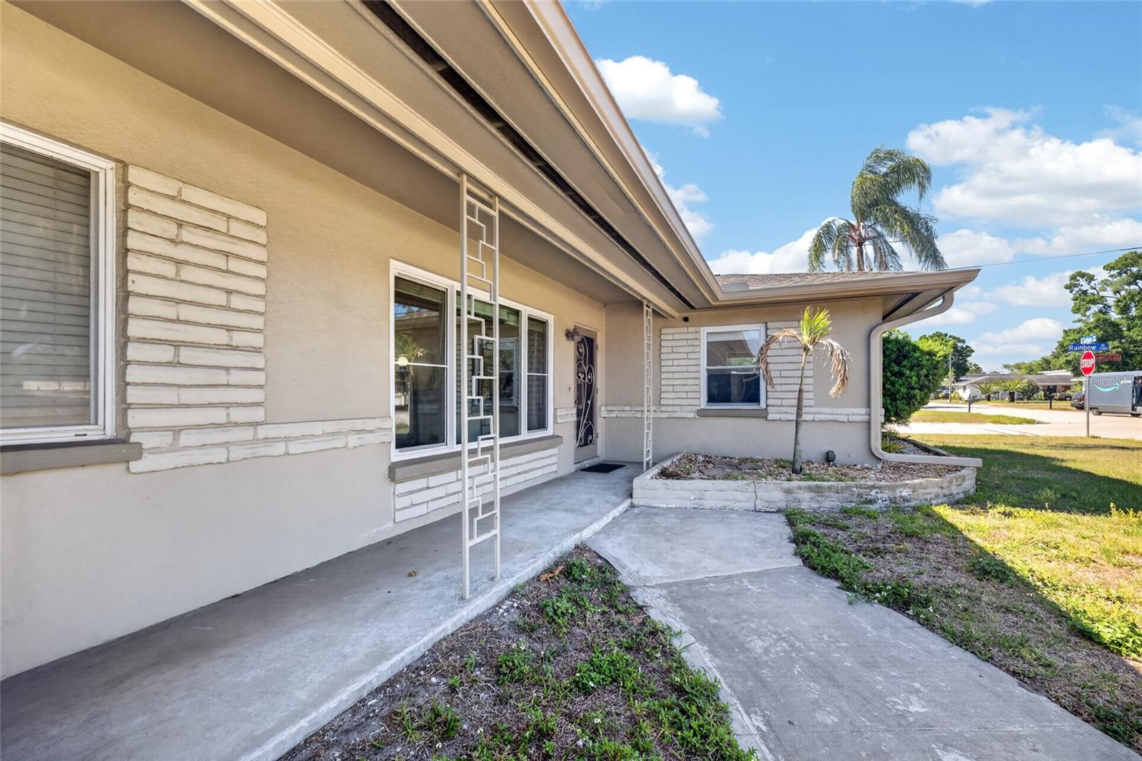Image 4 of 38 For 219 Saturn Avenue