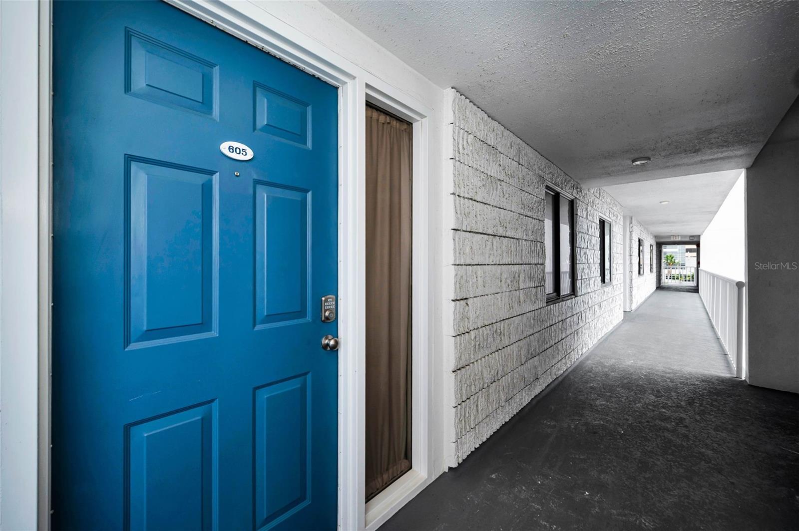 Image 16 of 100 For 2 Adalia Avenue 605