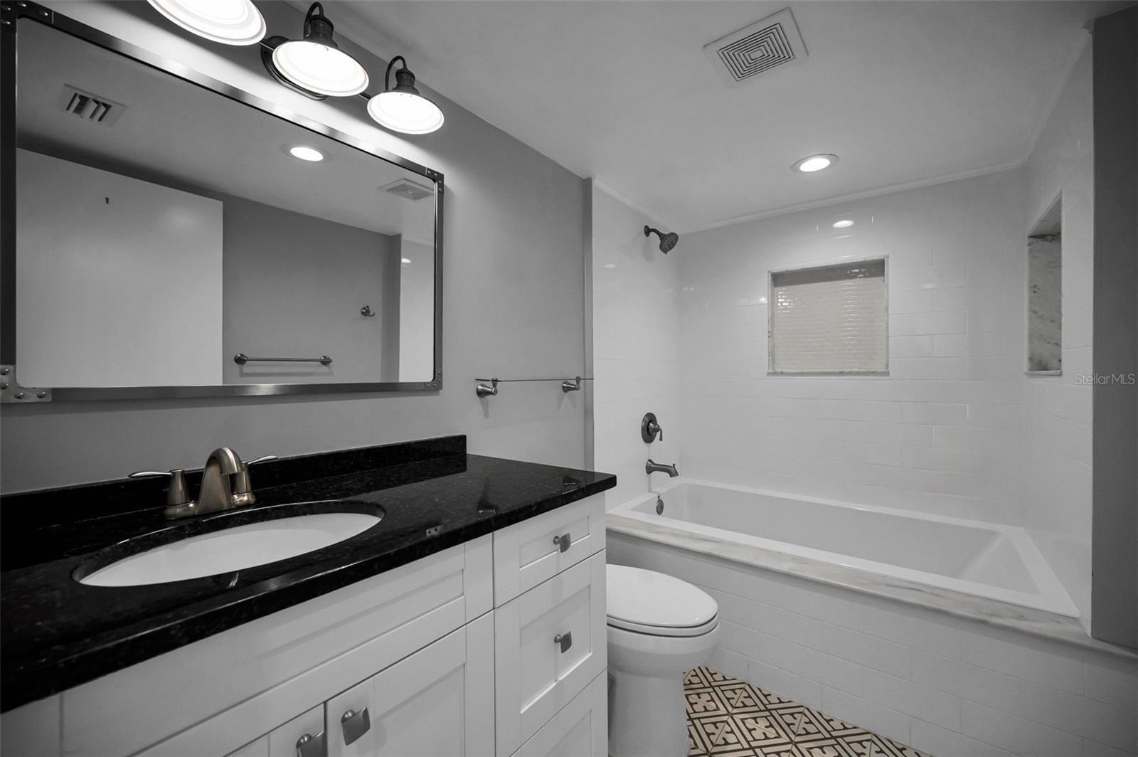 Image 53 of 100 For 2 Adalia Avenue 605