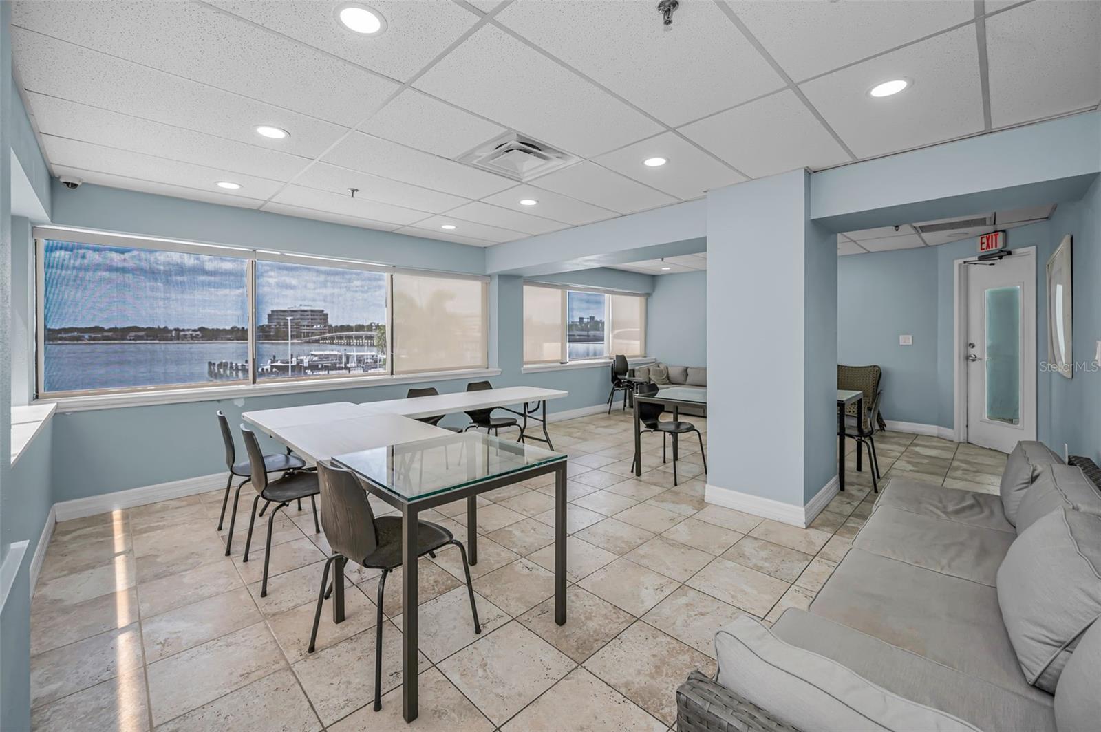 Image 68 of 100 For 2 Adalia Avenue 605